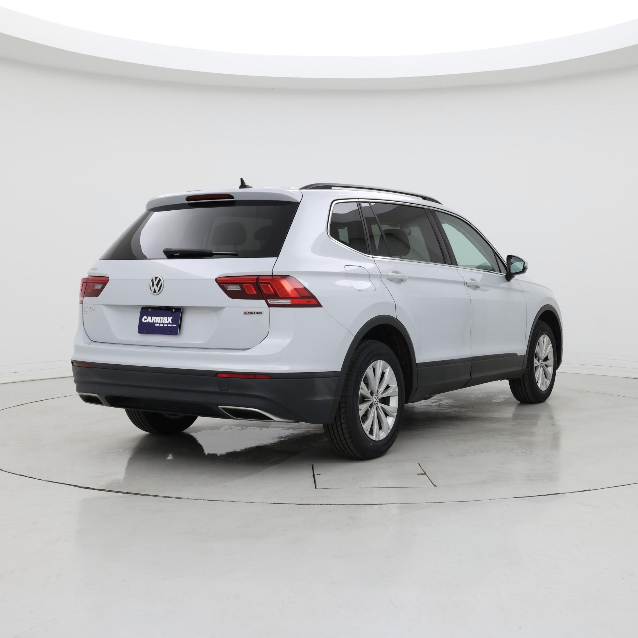 Thumbnail: 2019 Volkswagen Tiguan - 8