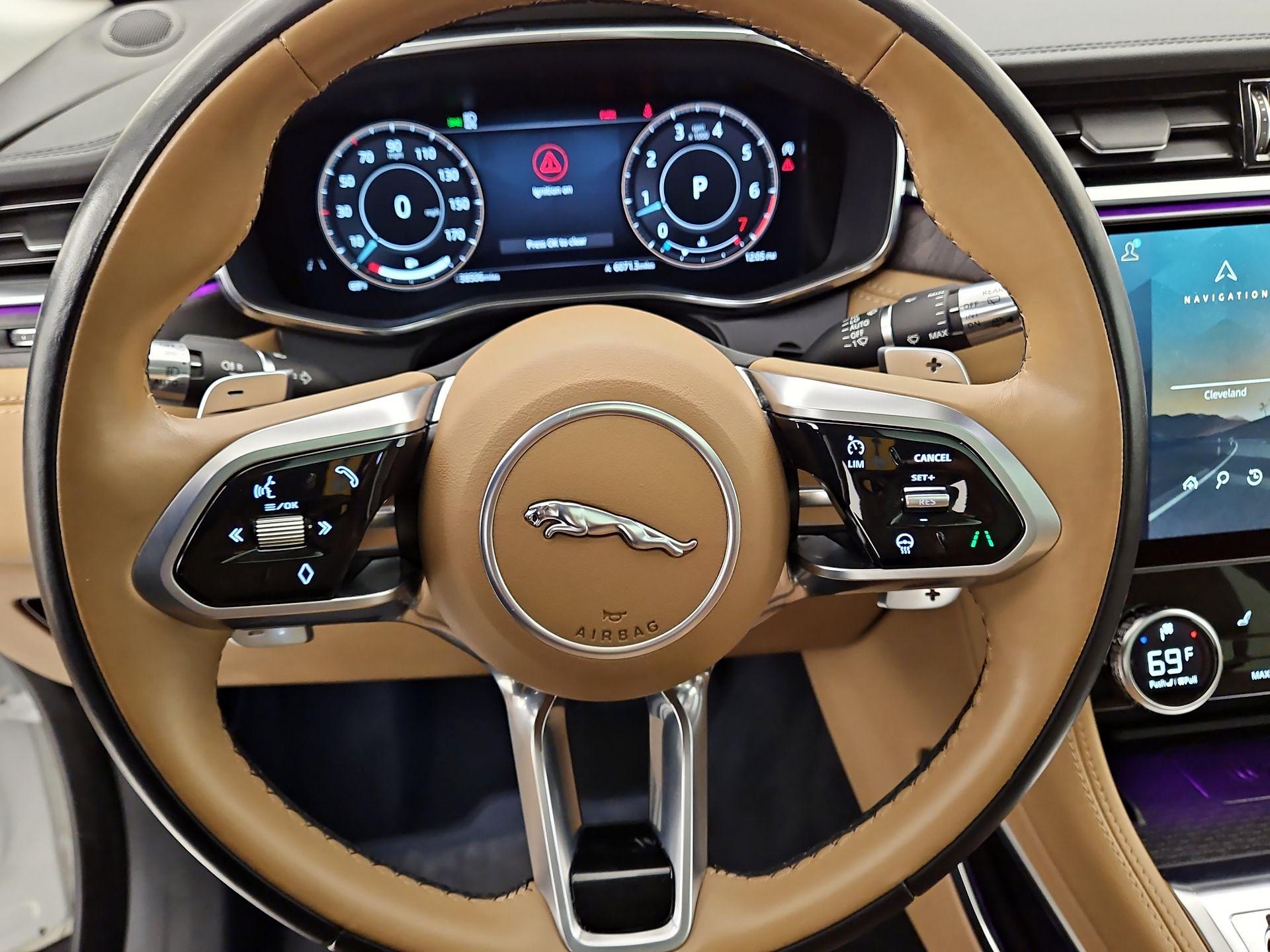 Thumbnail: 2021 Jaguar F-Pace - 10