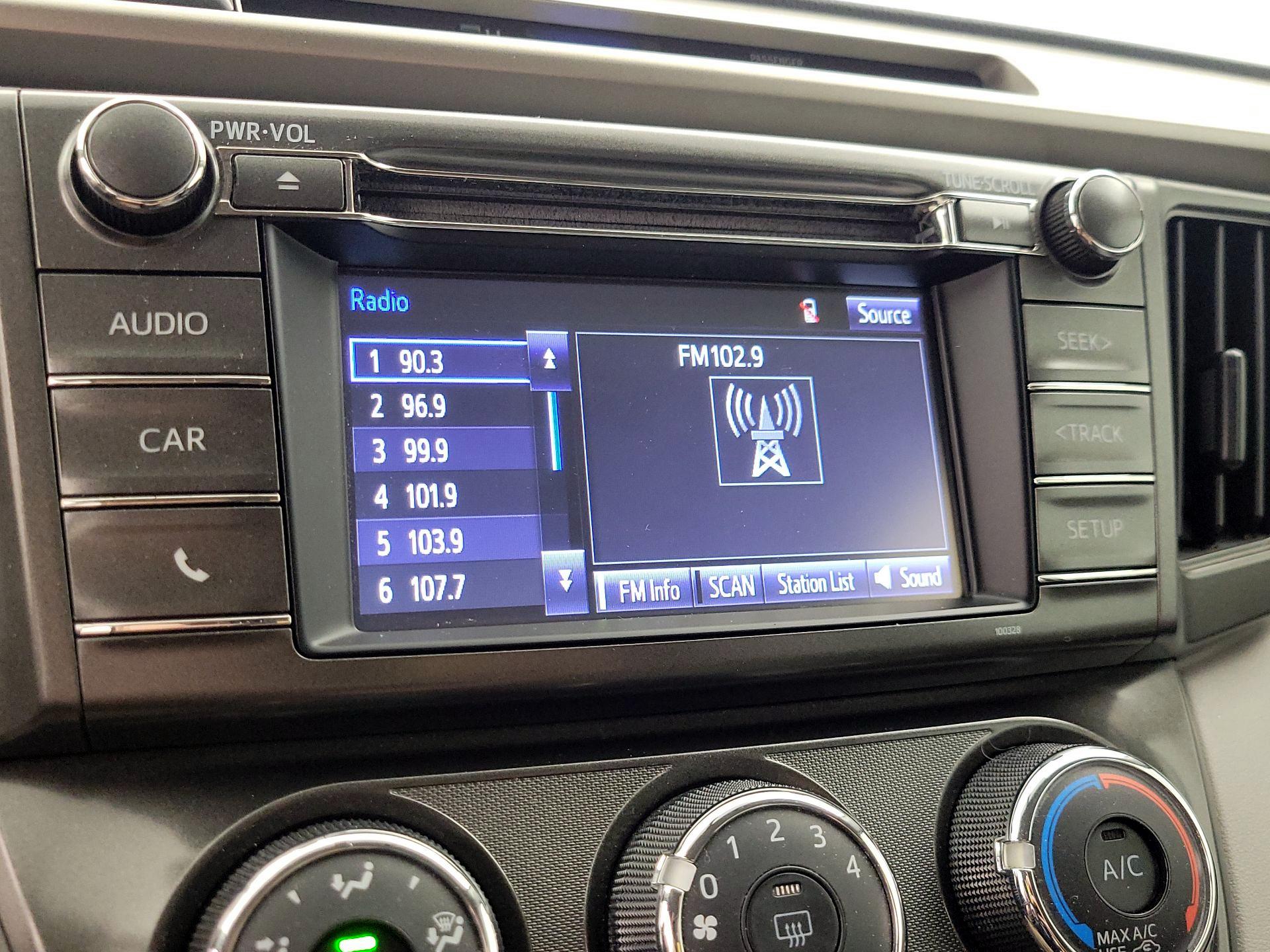 Thumbnail: 2014 Toyota RAV4 - 15
