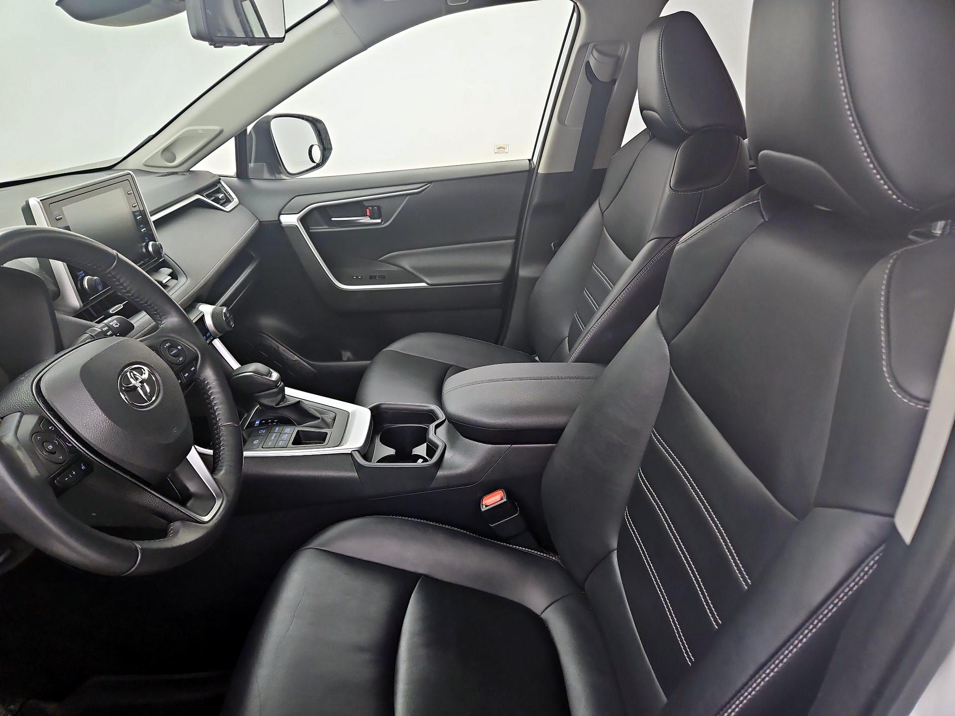 Thumbnail: 2019 Toyota RAV4 - 11