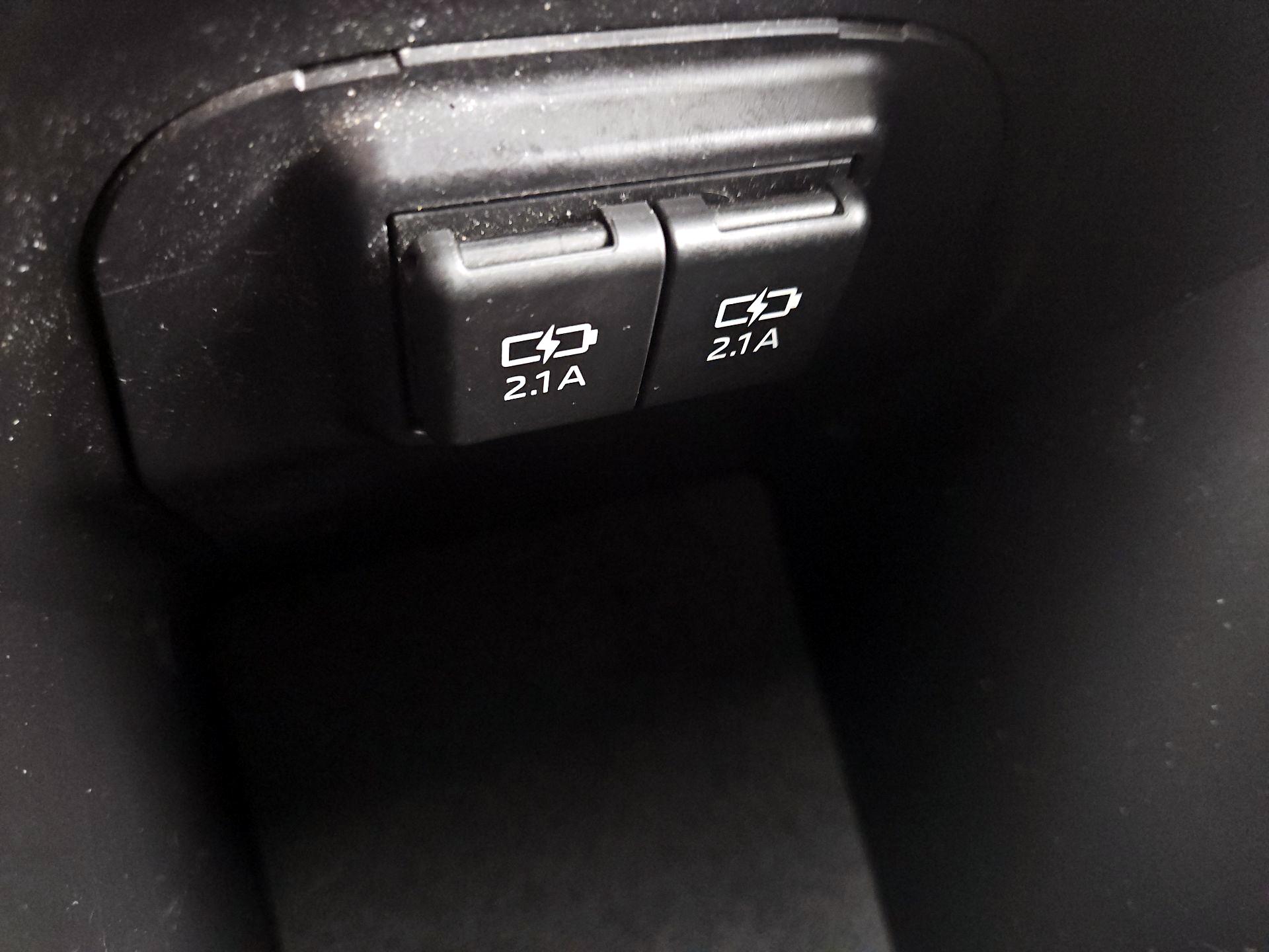 Thumbnail: 2019 Toyota RAV4 - 18