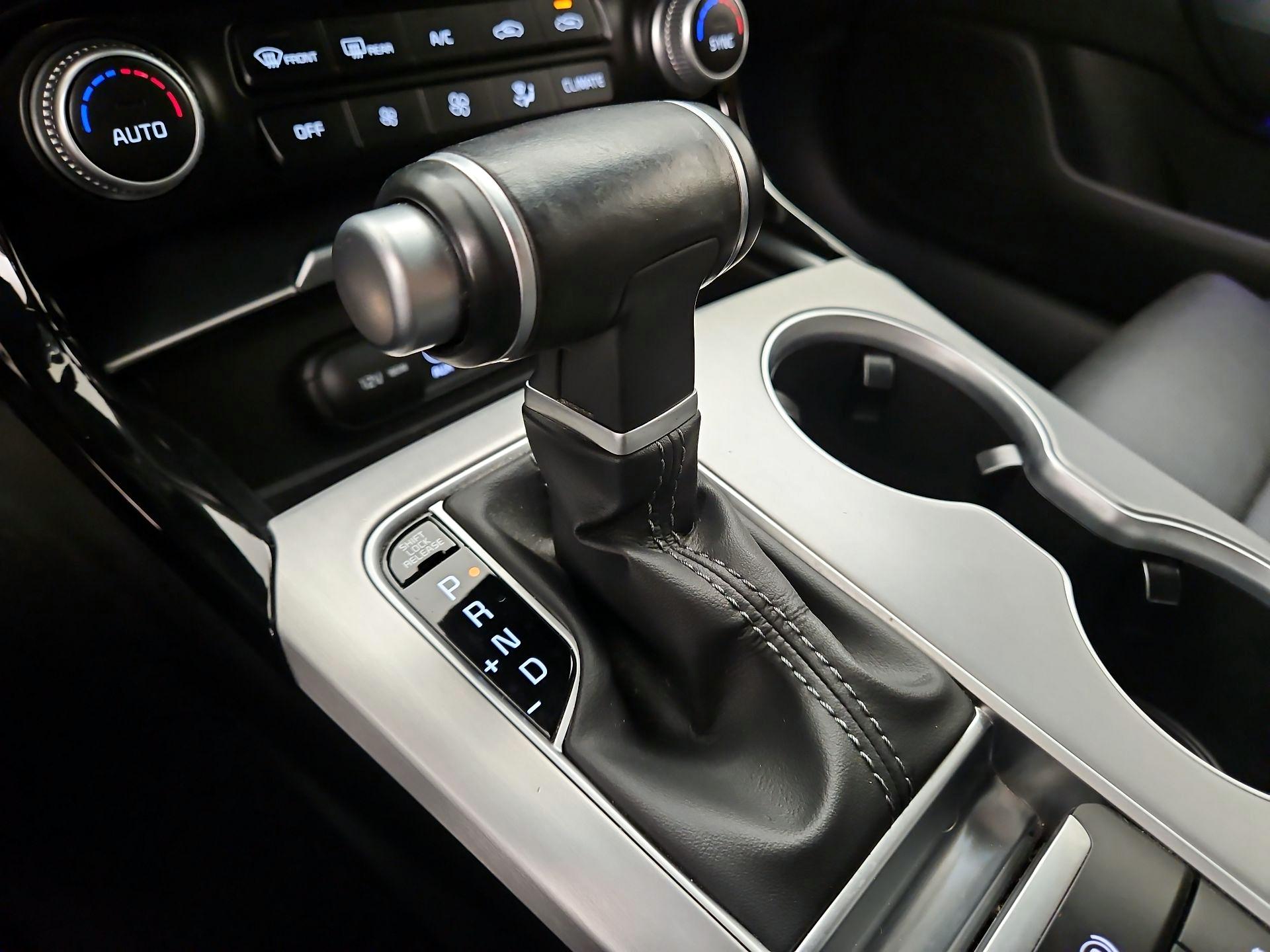 Thumbnail: 2019 Kia Stinger - 17