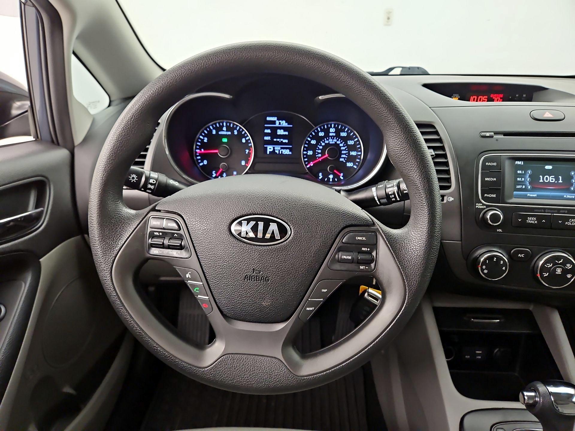 Thumbnail: 2016 Kia Forte - 10