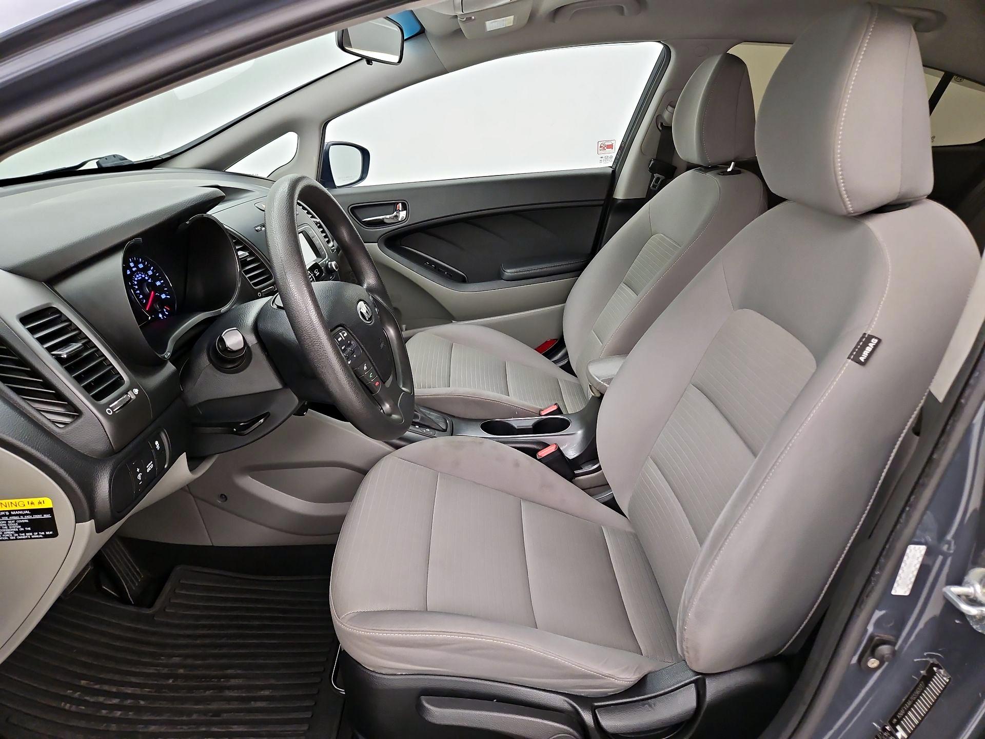 Thumbnail: 2016 Kia Forte - 11