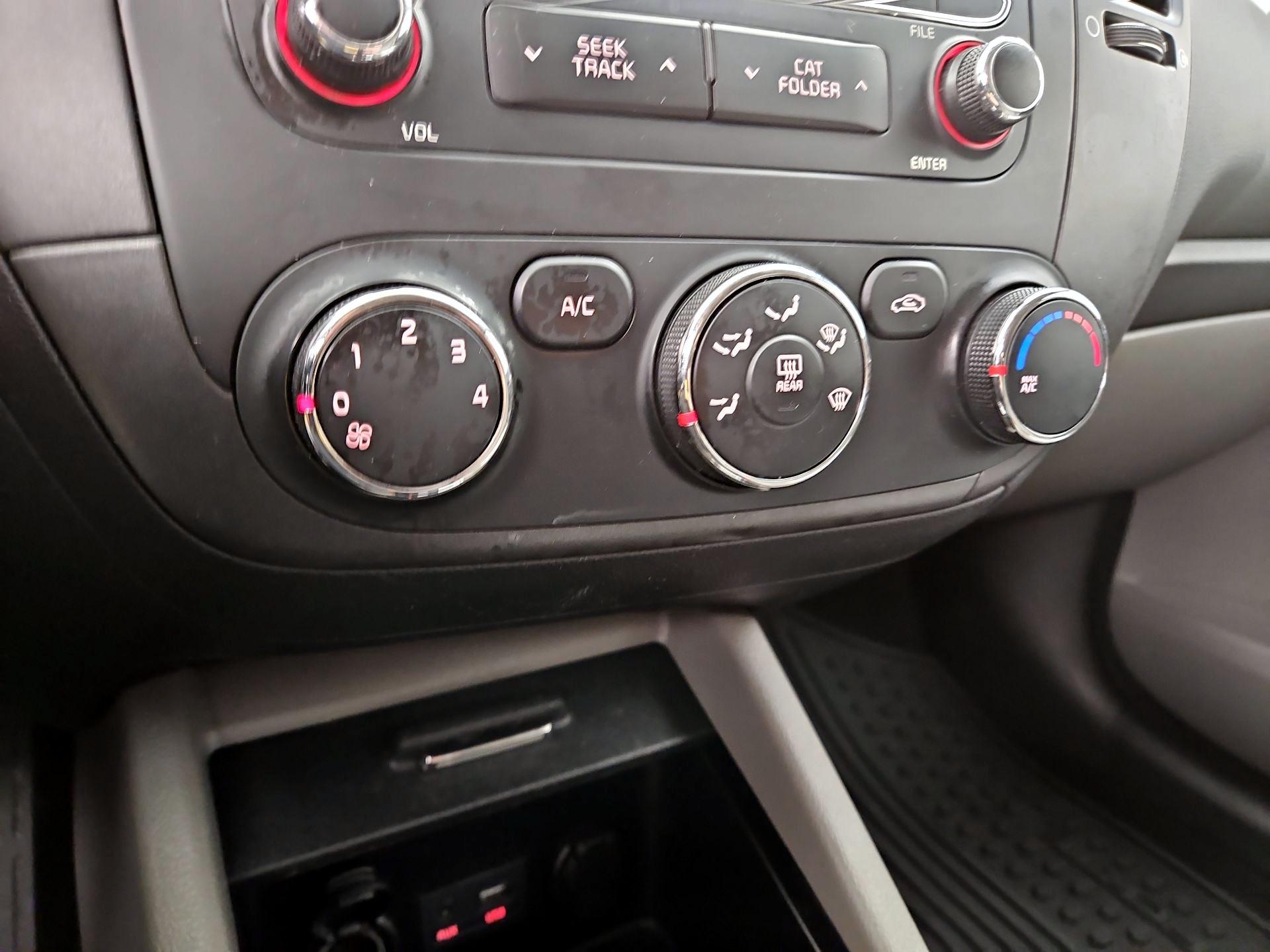 Thumbnail: 2016 Kia Forte - 16