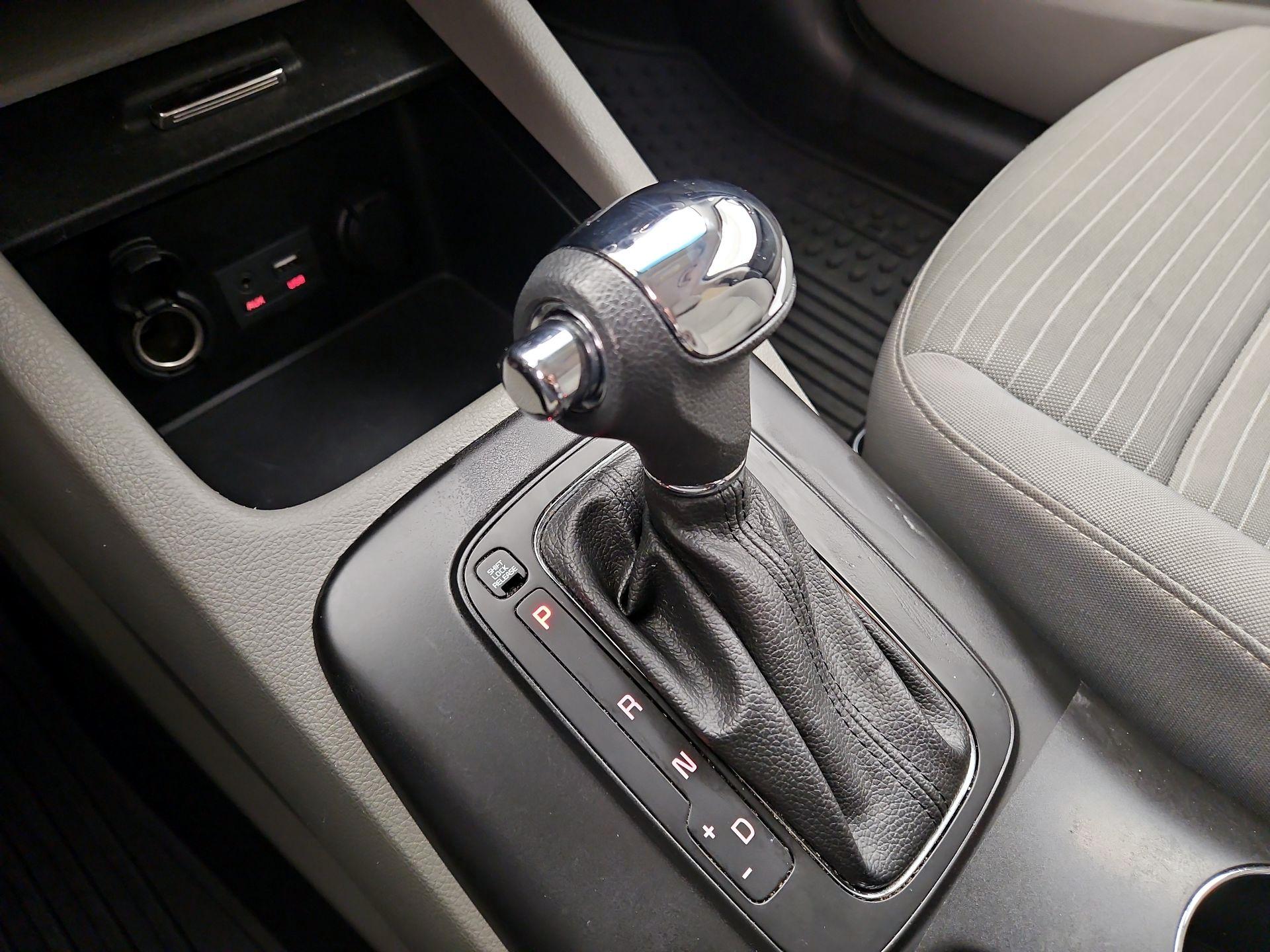 Thumbnail: 2016 Kia Forte - 17
