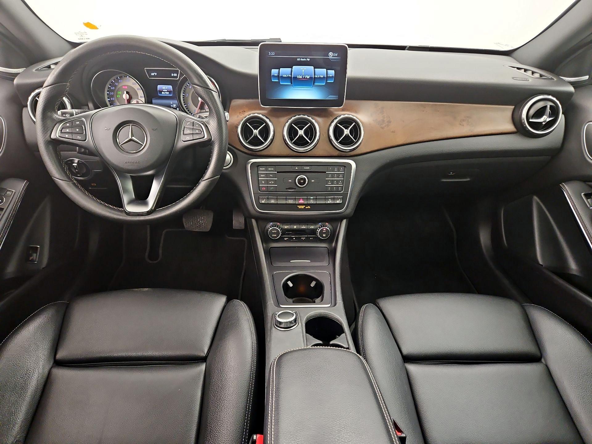 Thumbnail: 2016 Mercedes-Benz GLA - 9