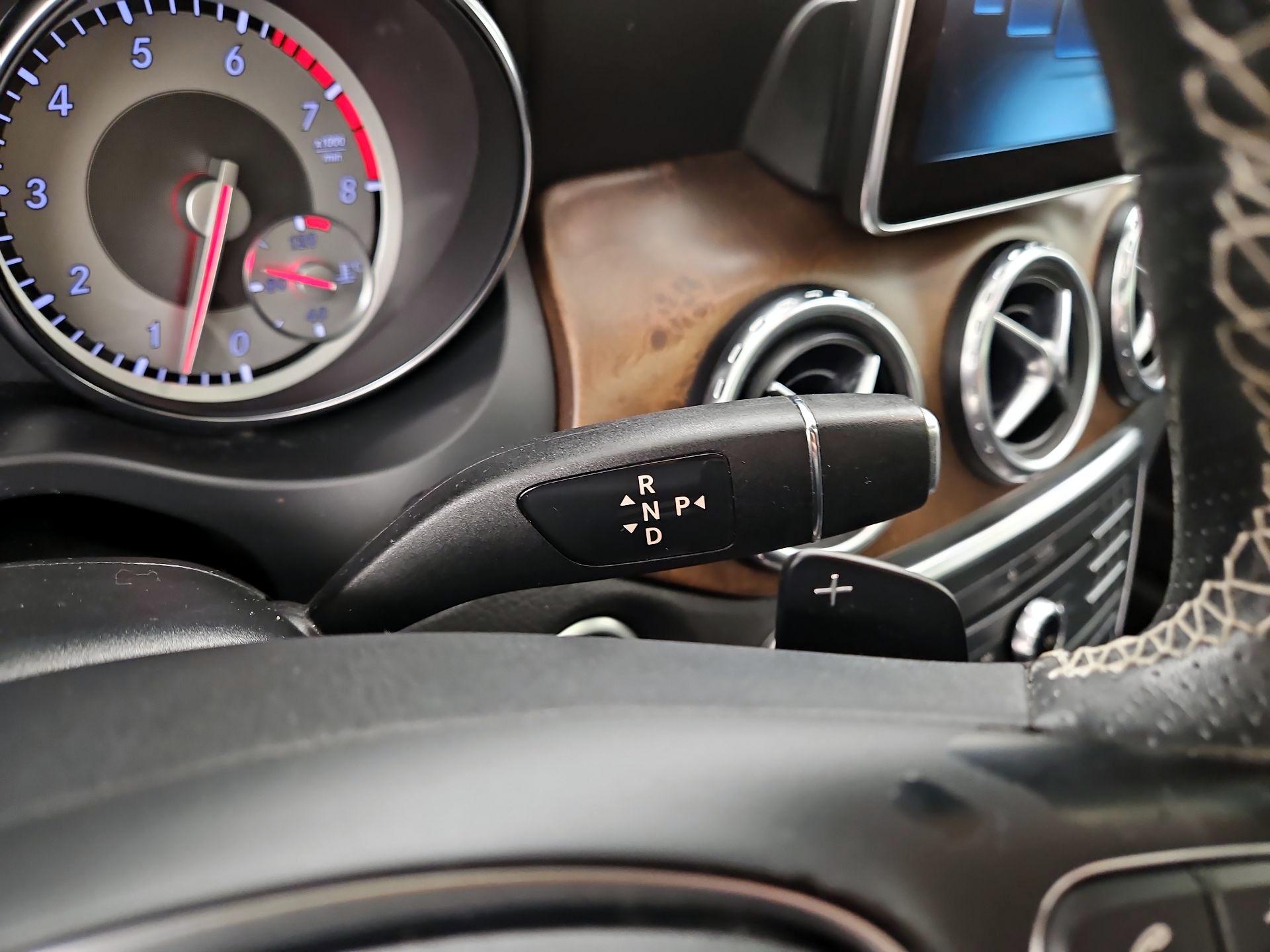 Thumbnail: 2016 Mercedes-Benz GLA - 17