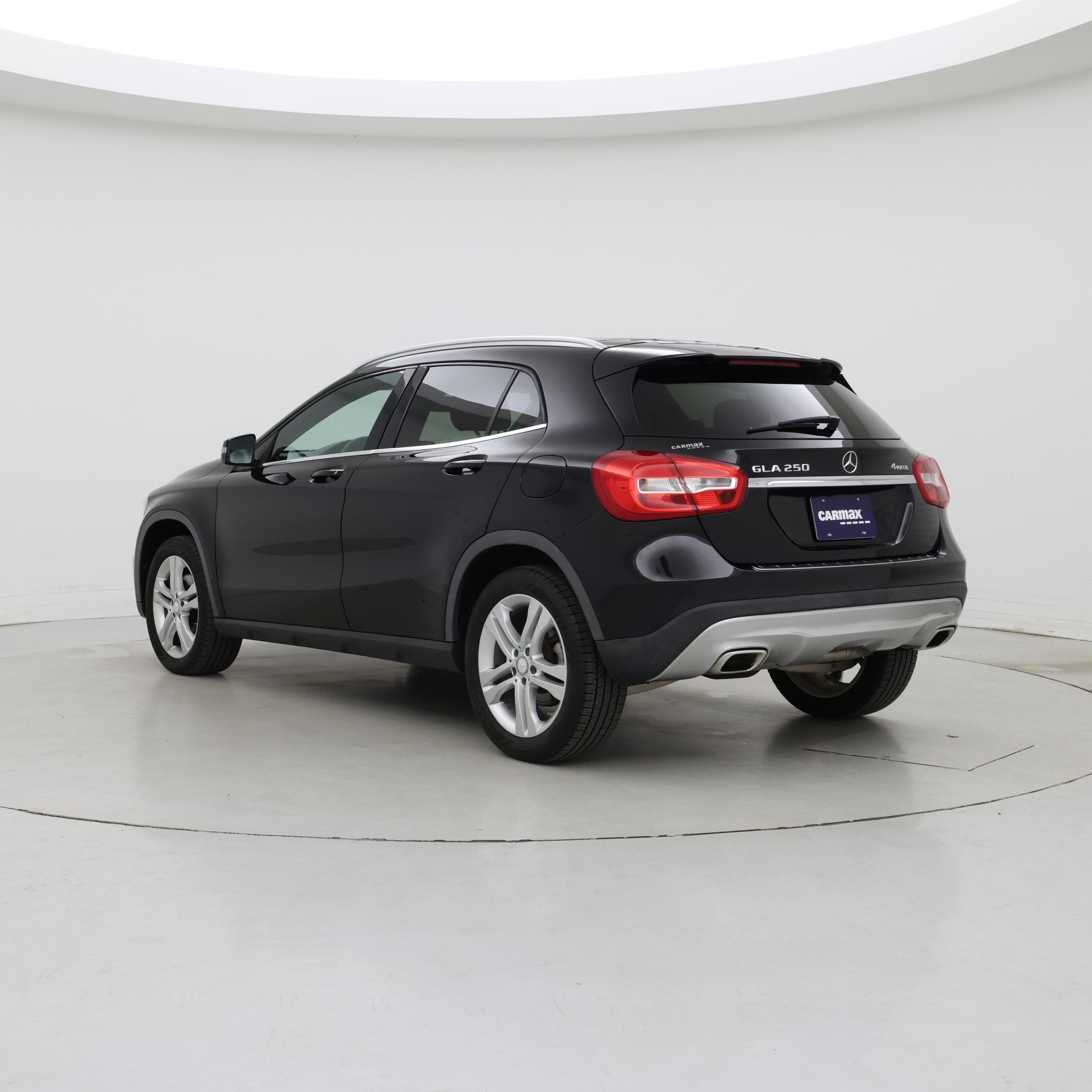 Thumbnail: 2016 Mercedes-Benz GLA - 2