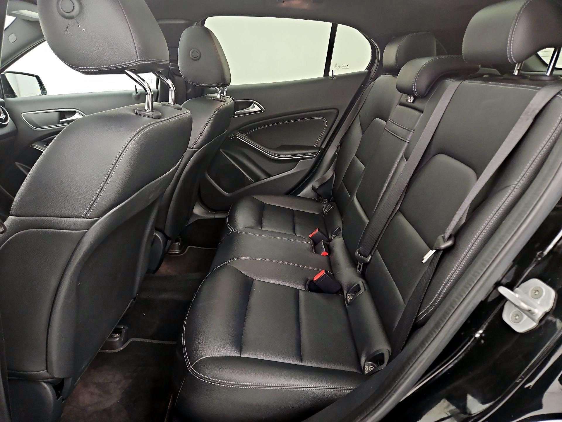 Thumbnail: 2016 Mercedes-Benz GLA - 19