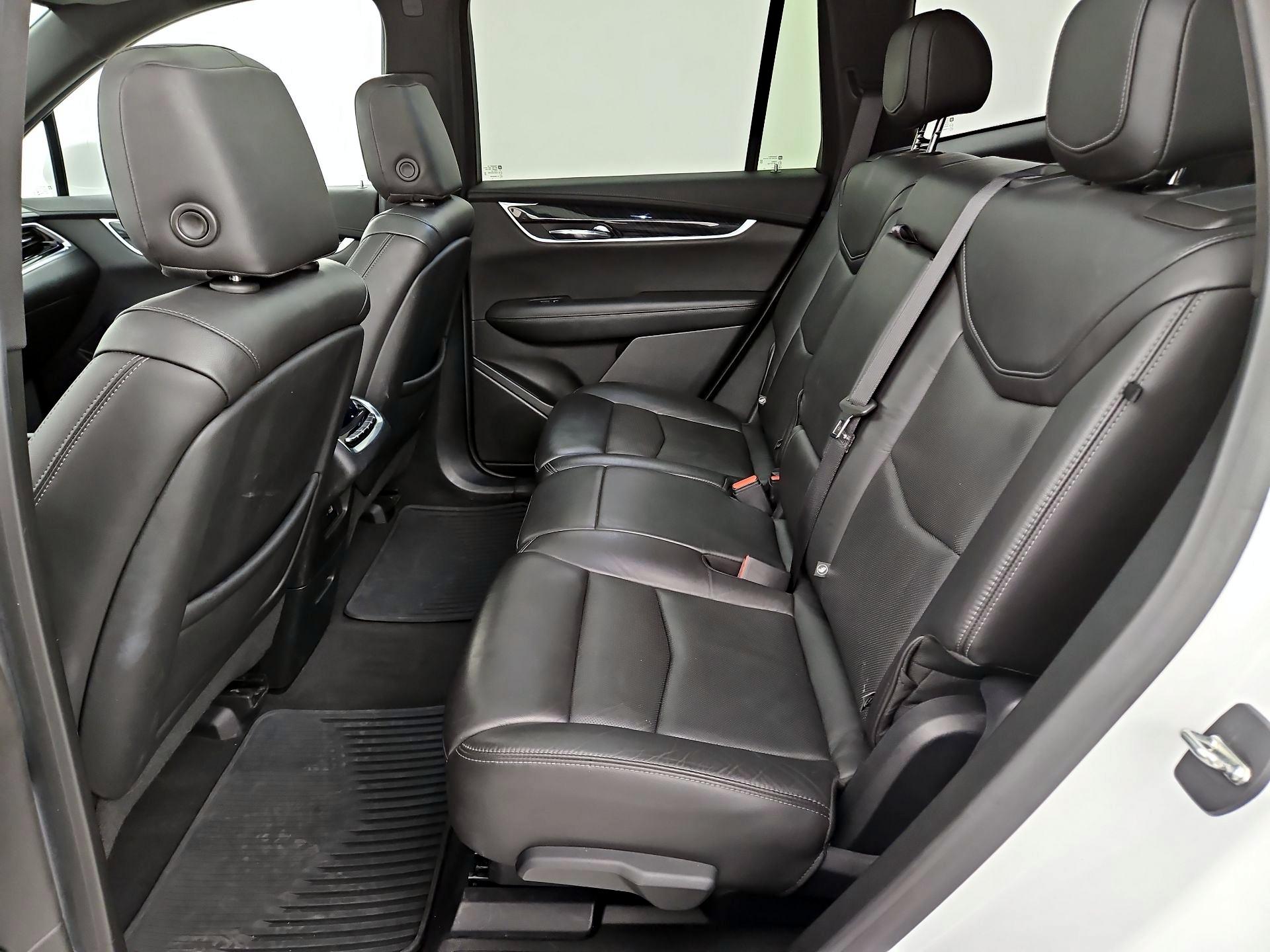 Thumbnail: 2020 Cadillac XT6 - 19