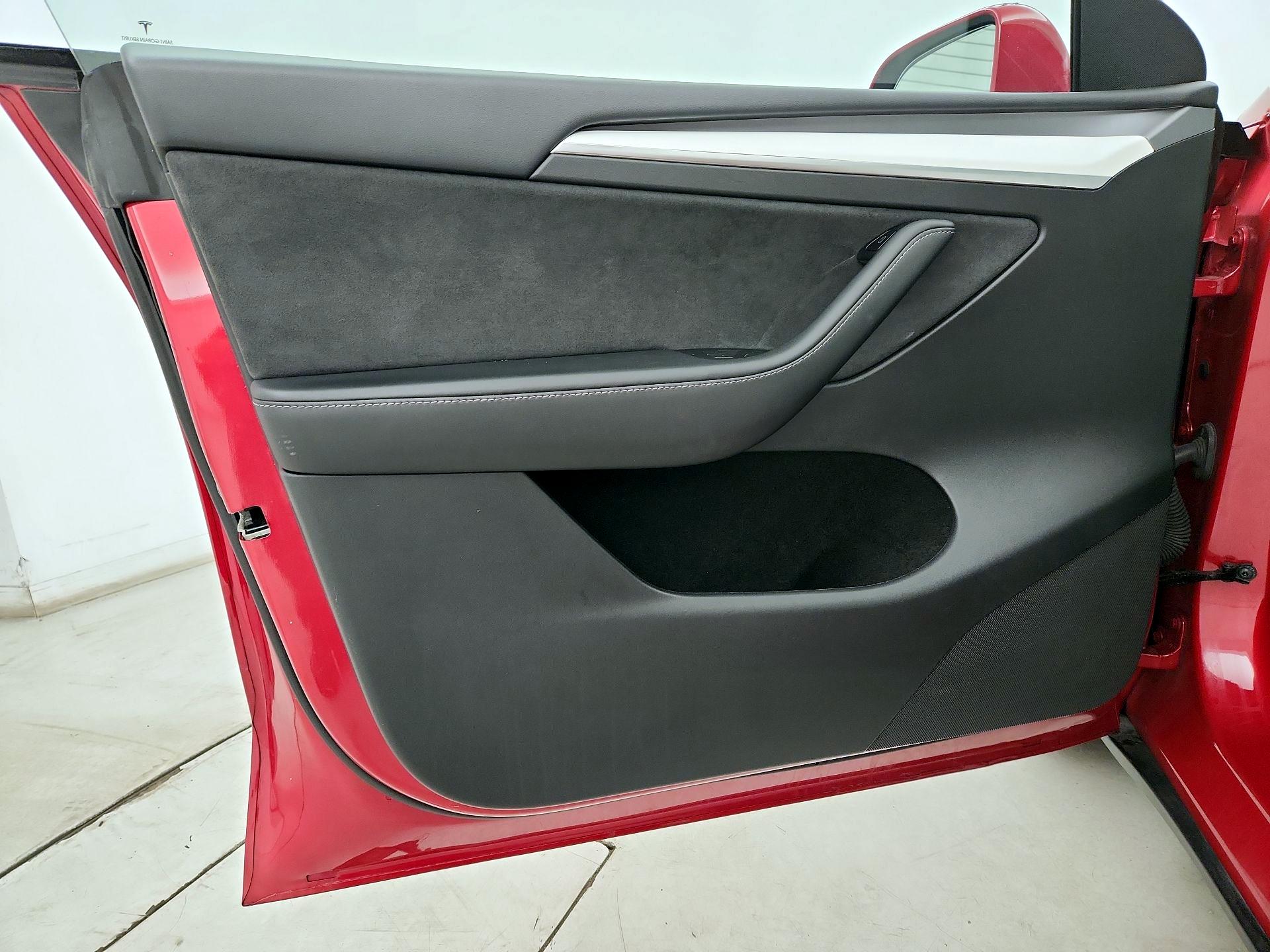 Thumbnail: 2023 Tesla Model Y - 12