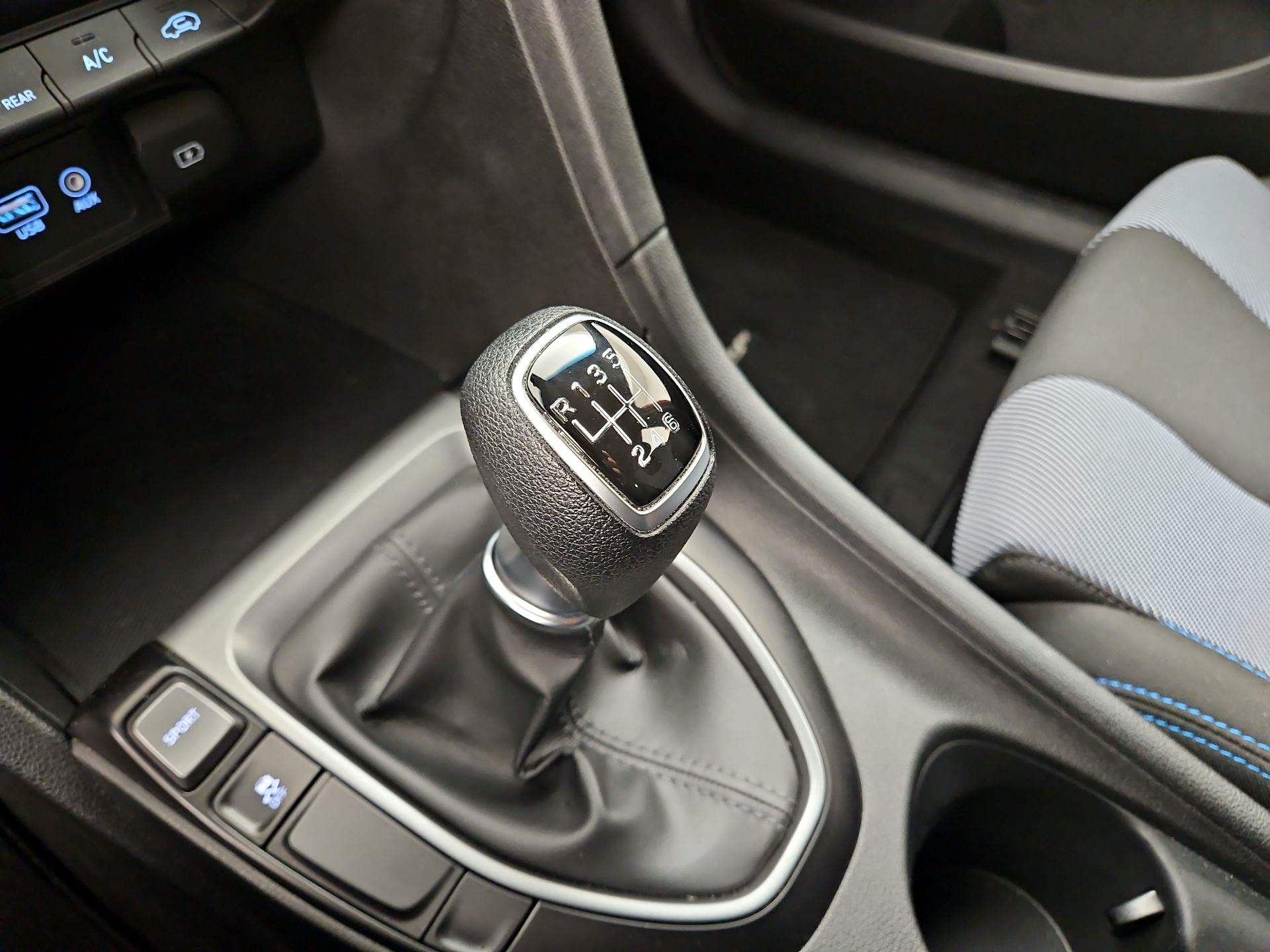 Thumbnail: 2021 Hyundai Veloster - 17