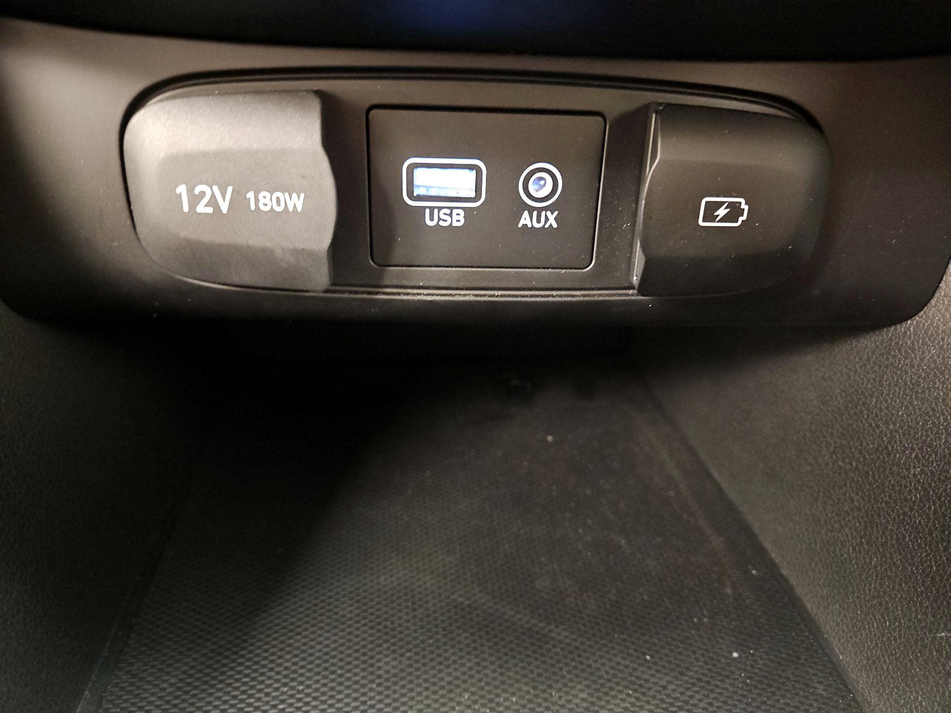 Thumbnail: 2021 Hyundai Veloster - 18