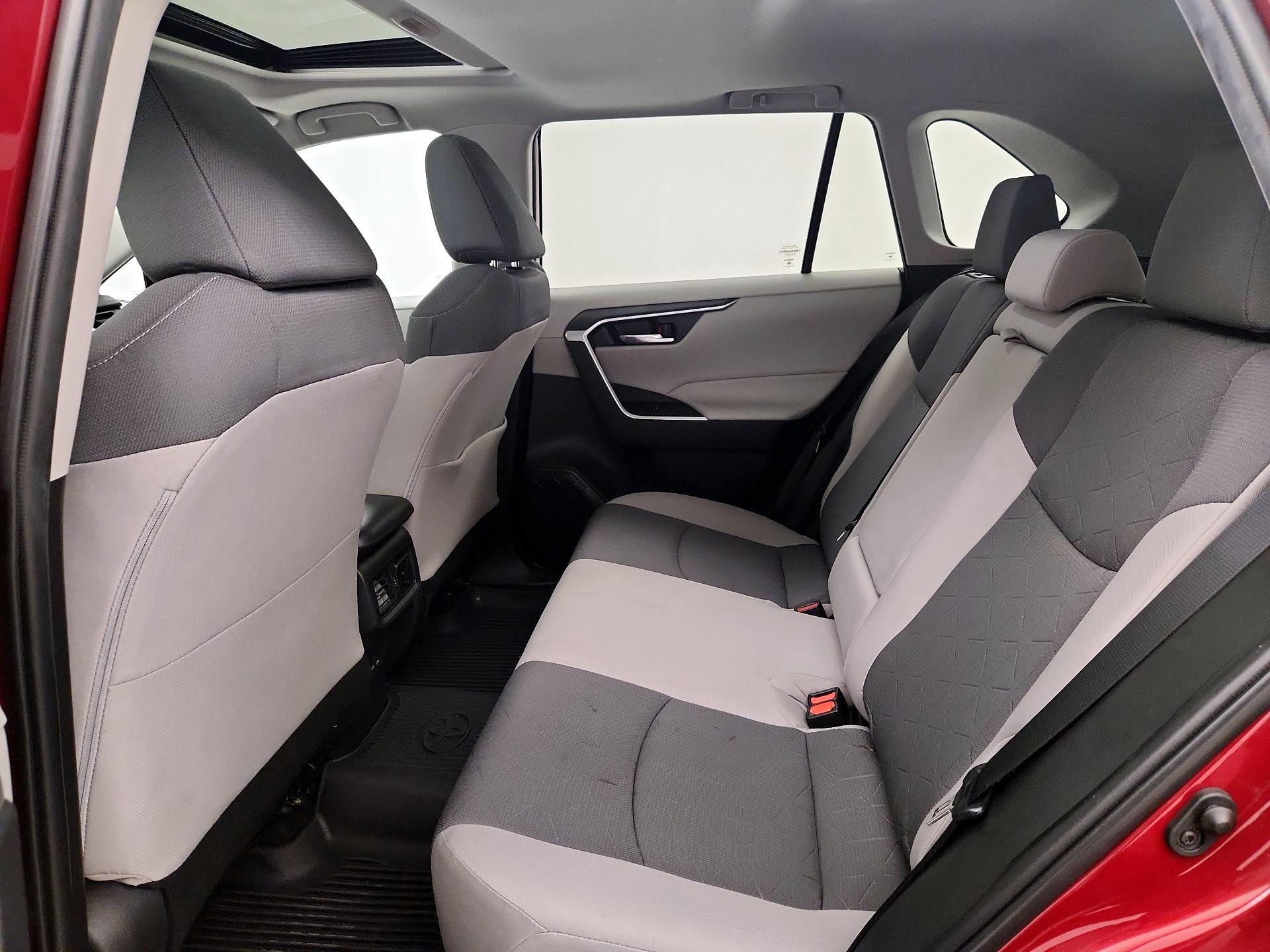 Thumbnail: 2022 Toyota RAV4 - 20