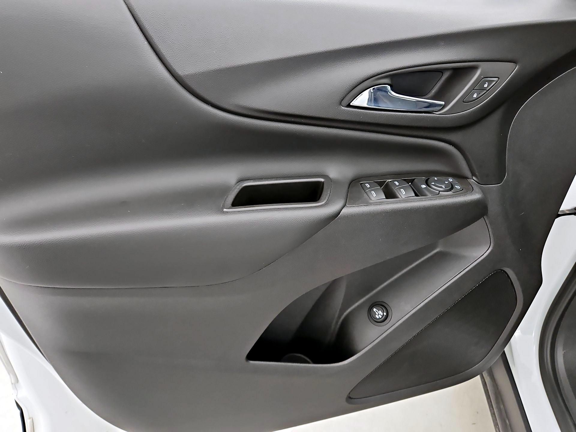 Thumbnail: 2023 Chevrolet Equinox - 12