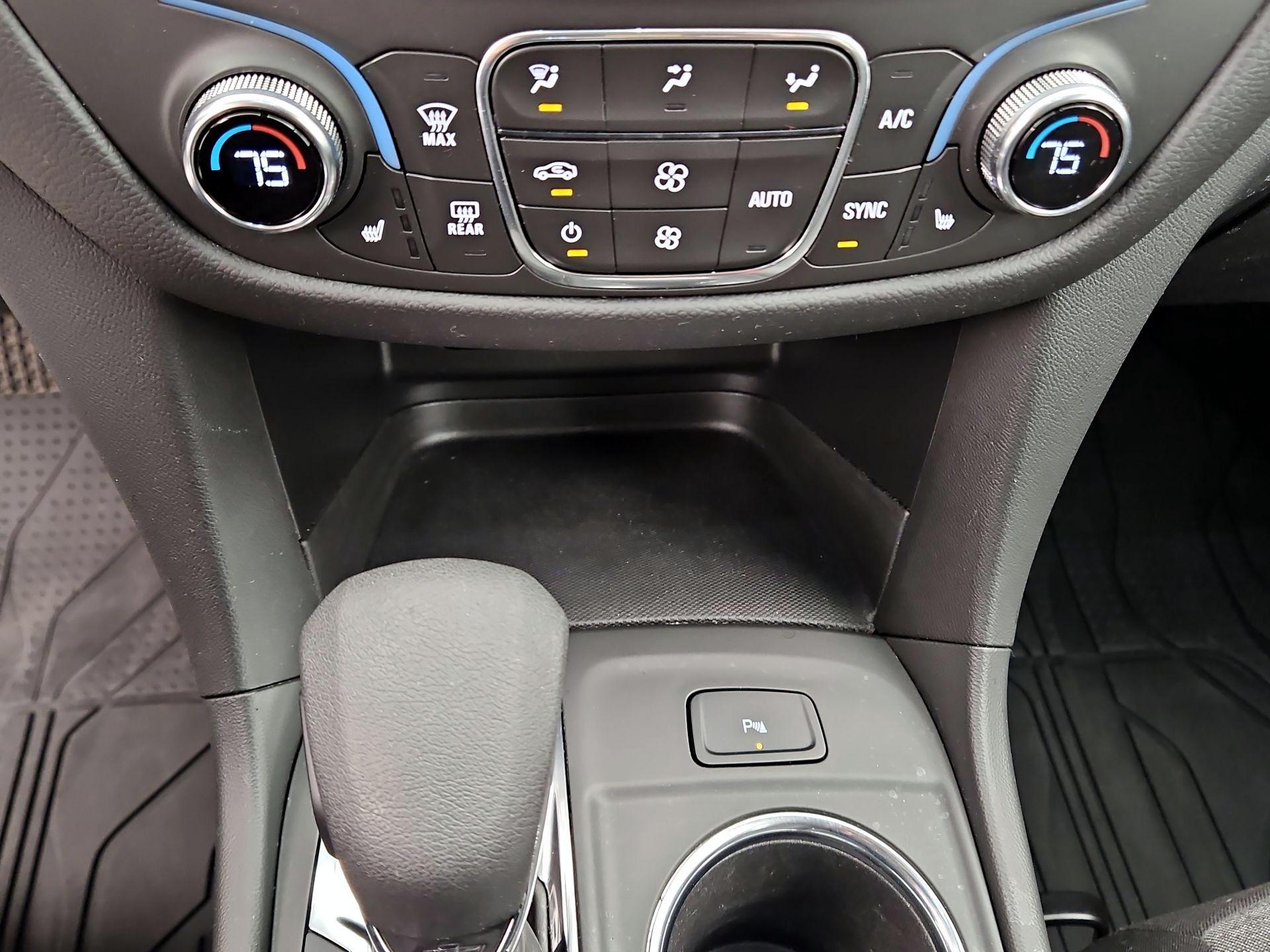 Thumbnail: 2023 Chevrolet Equinox - 16