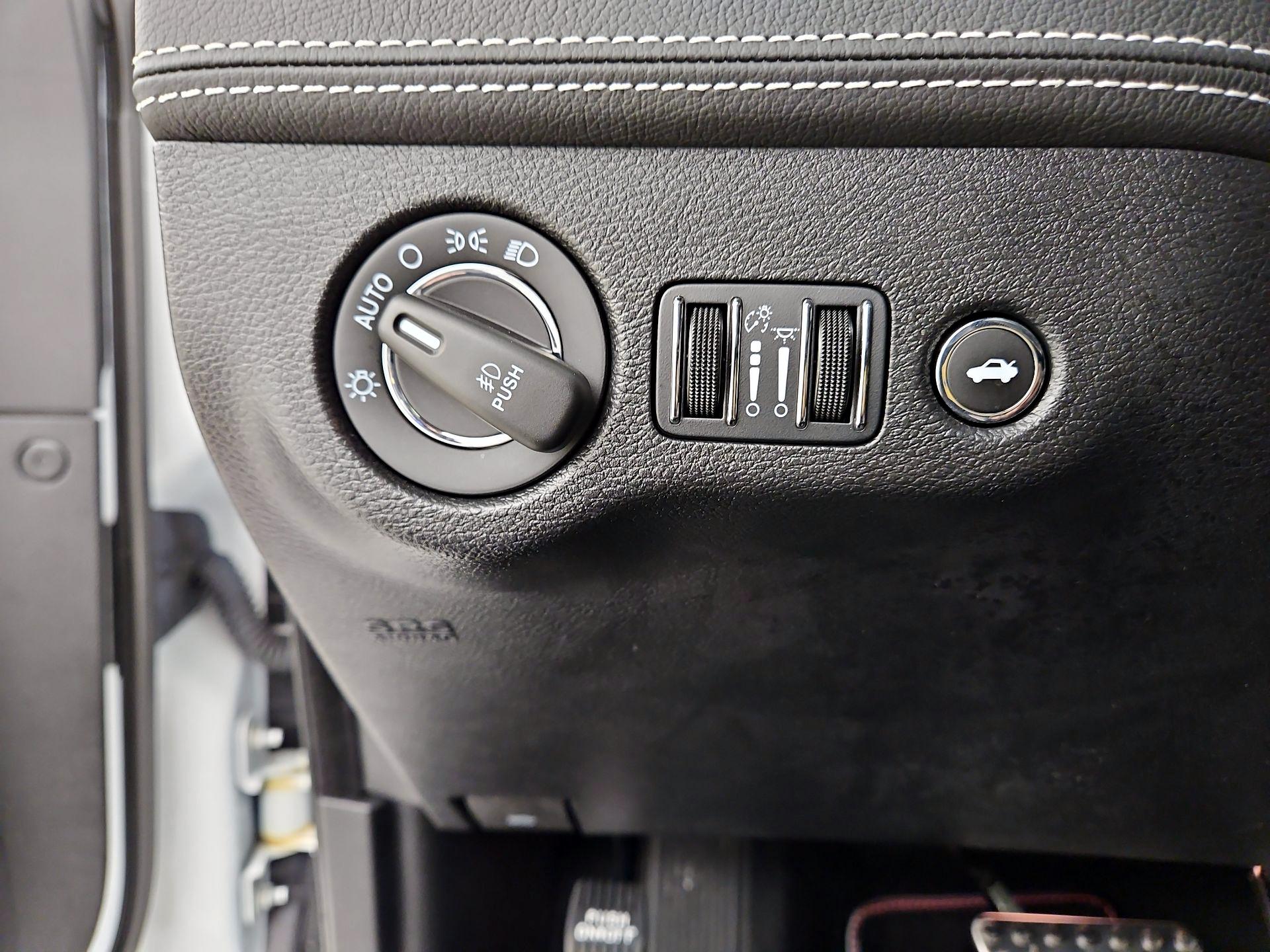 Thumbnail: 2023 Chrysler 300 - 13