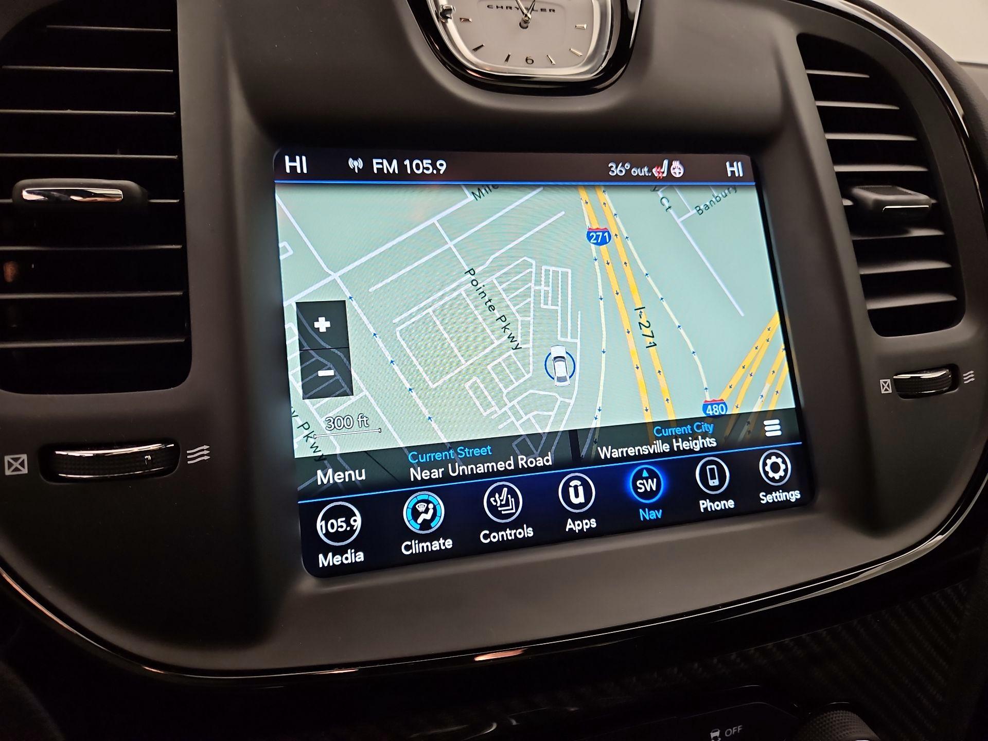 Thumbnail: 2023 Chrysler 300 - 14