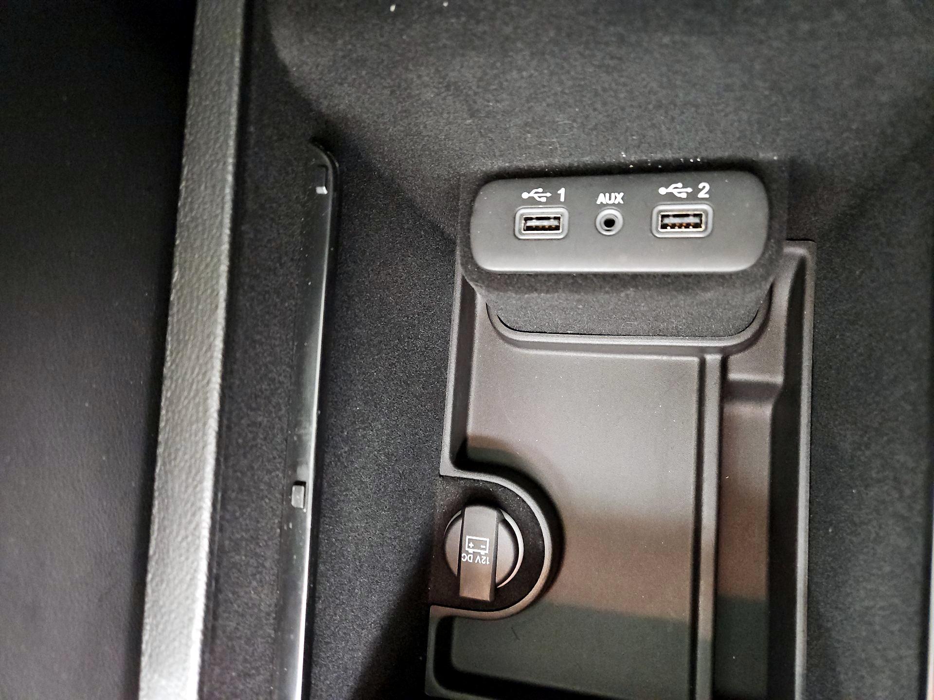 Thumbnail: 2023 Chrysler 300 - 19