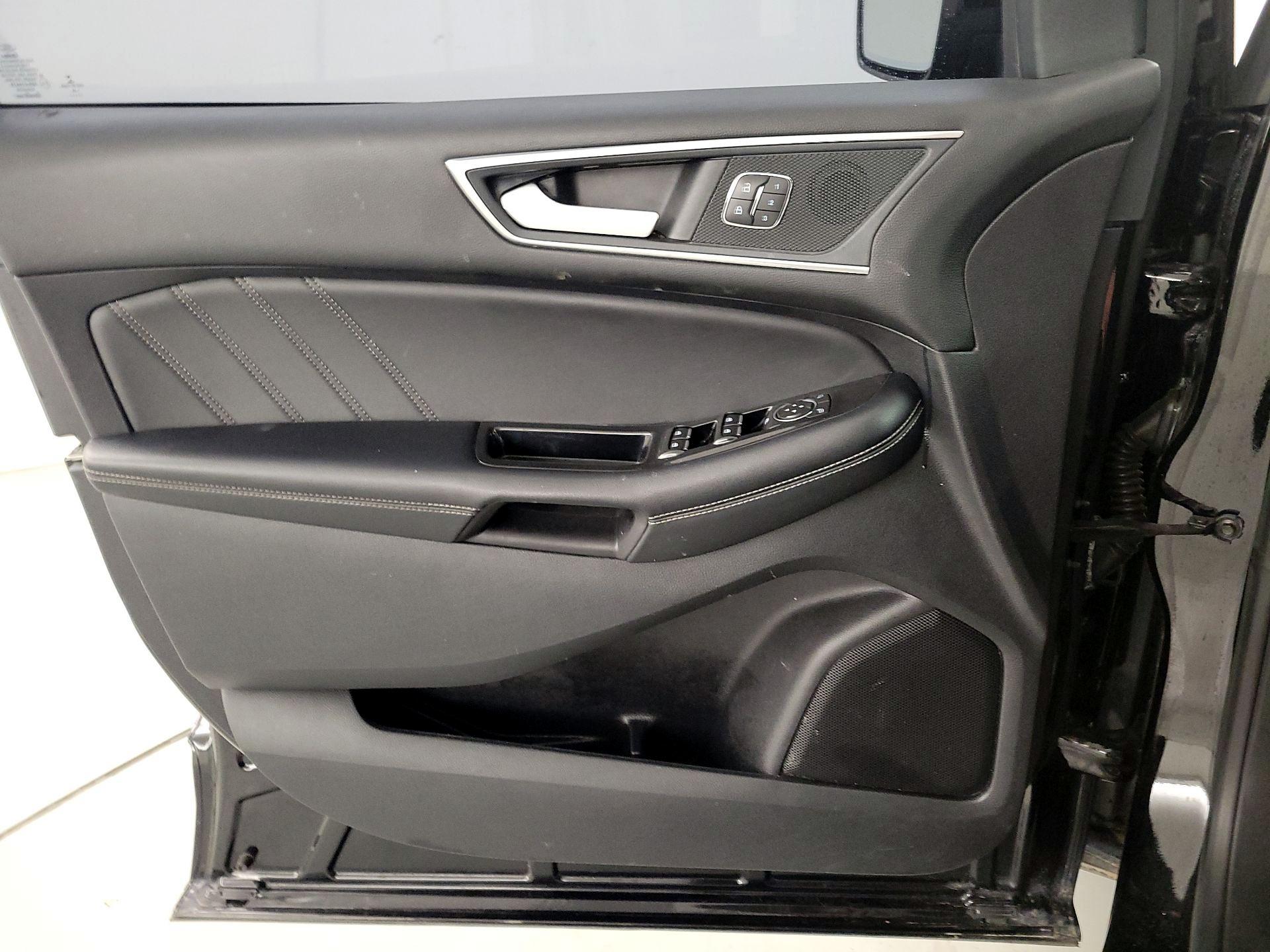 Thumbnail: 2018 Ford Edge - 12