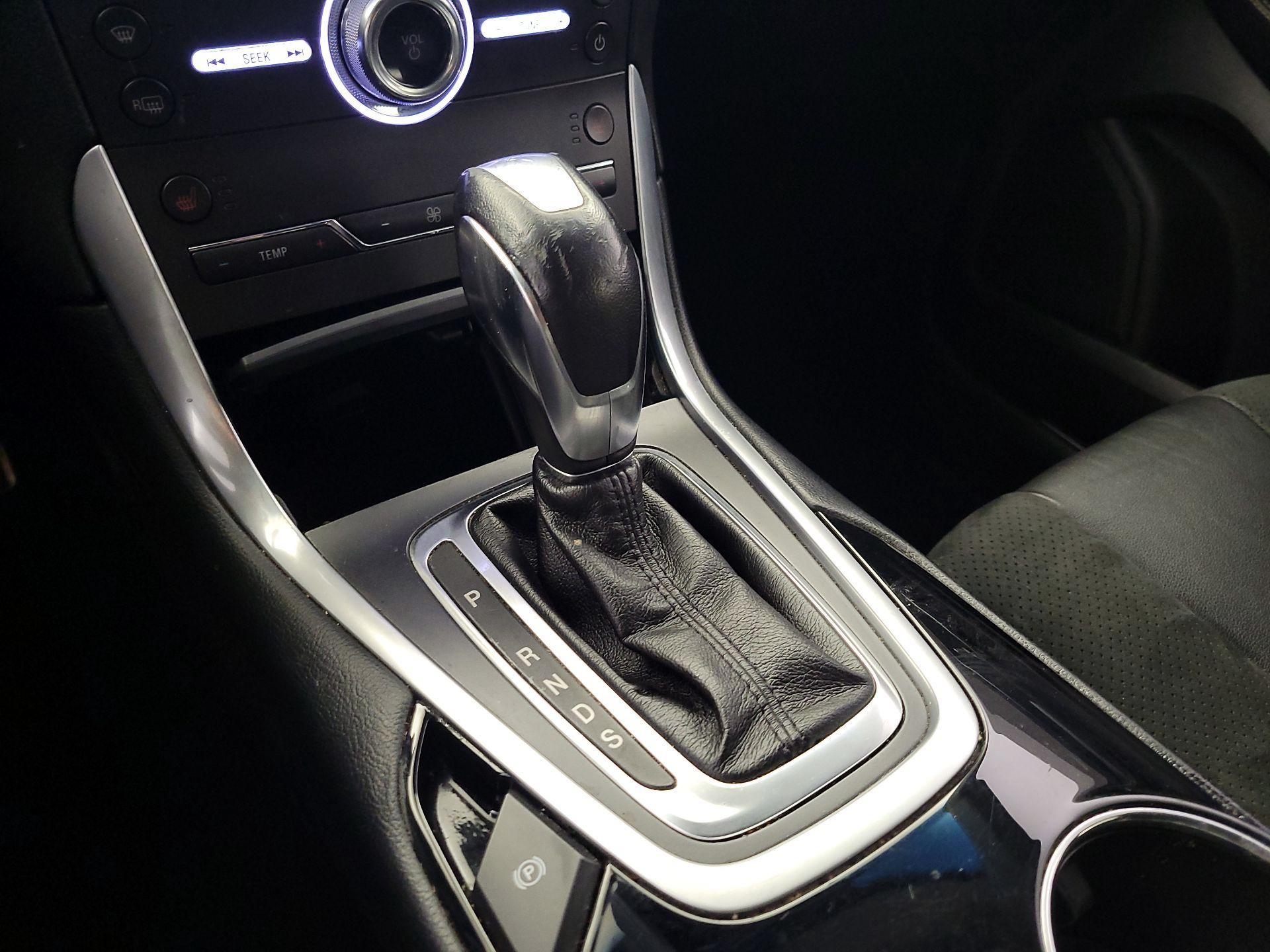 Thumbnail: 2018 Ford Edge - 18