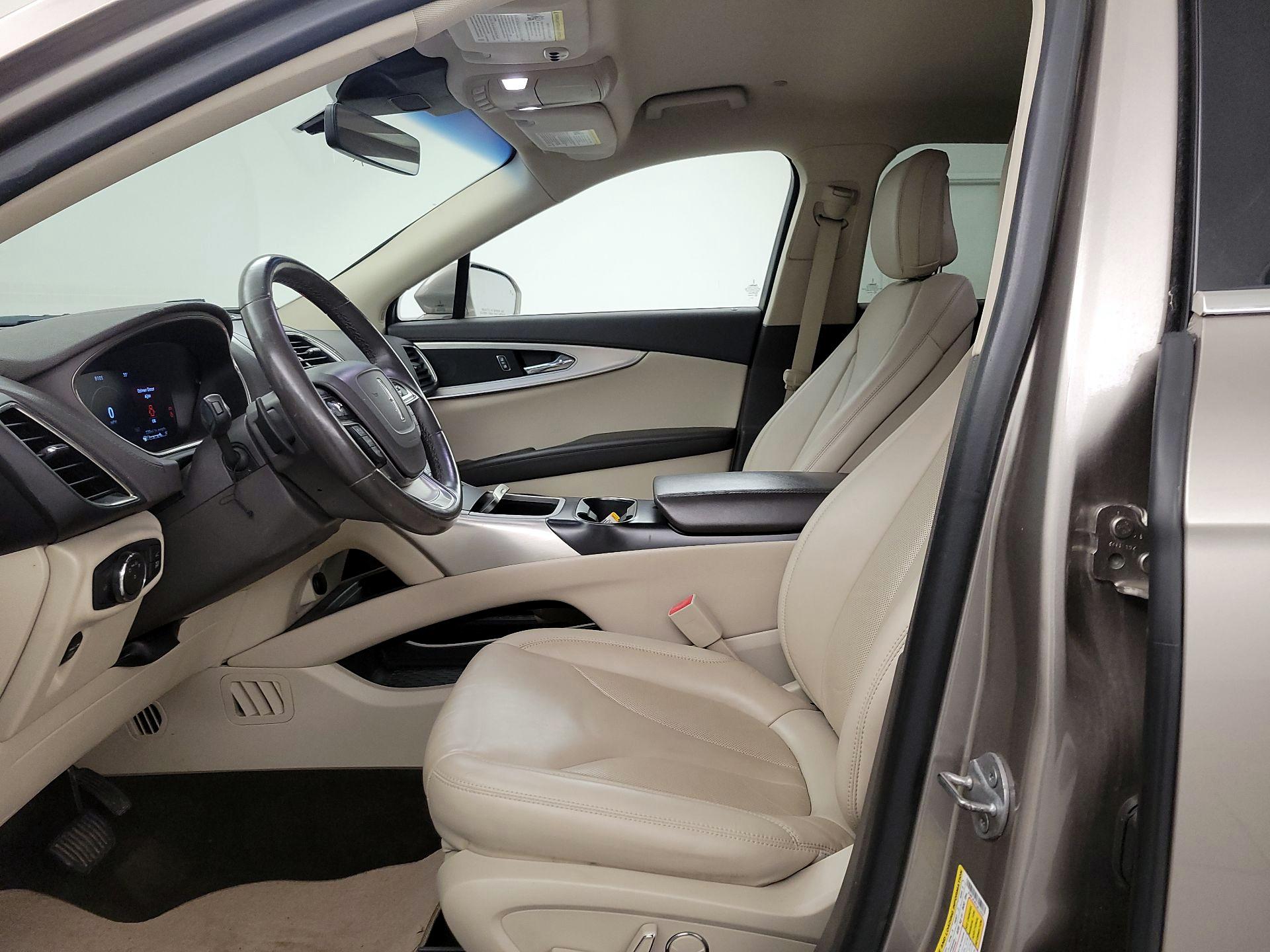 Thumbnail: 2020 Lincoln Nautilus - 11