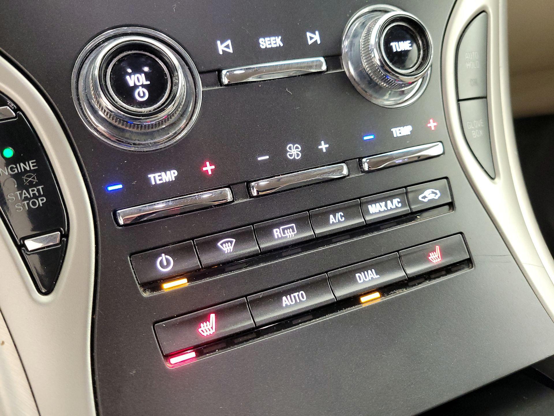 Thumbnail: 2020 Lincoln Nautilus - 17