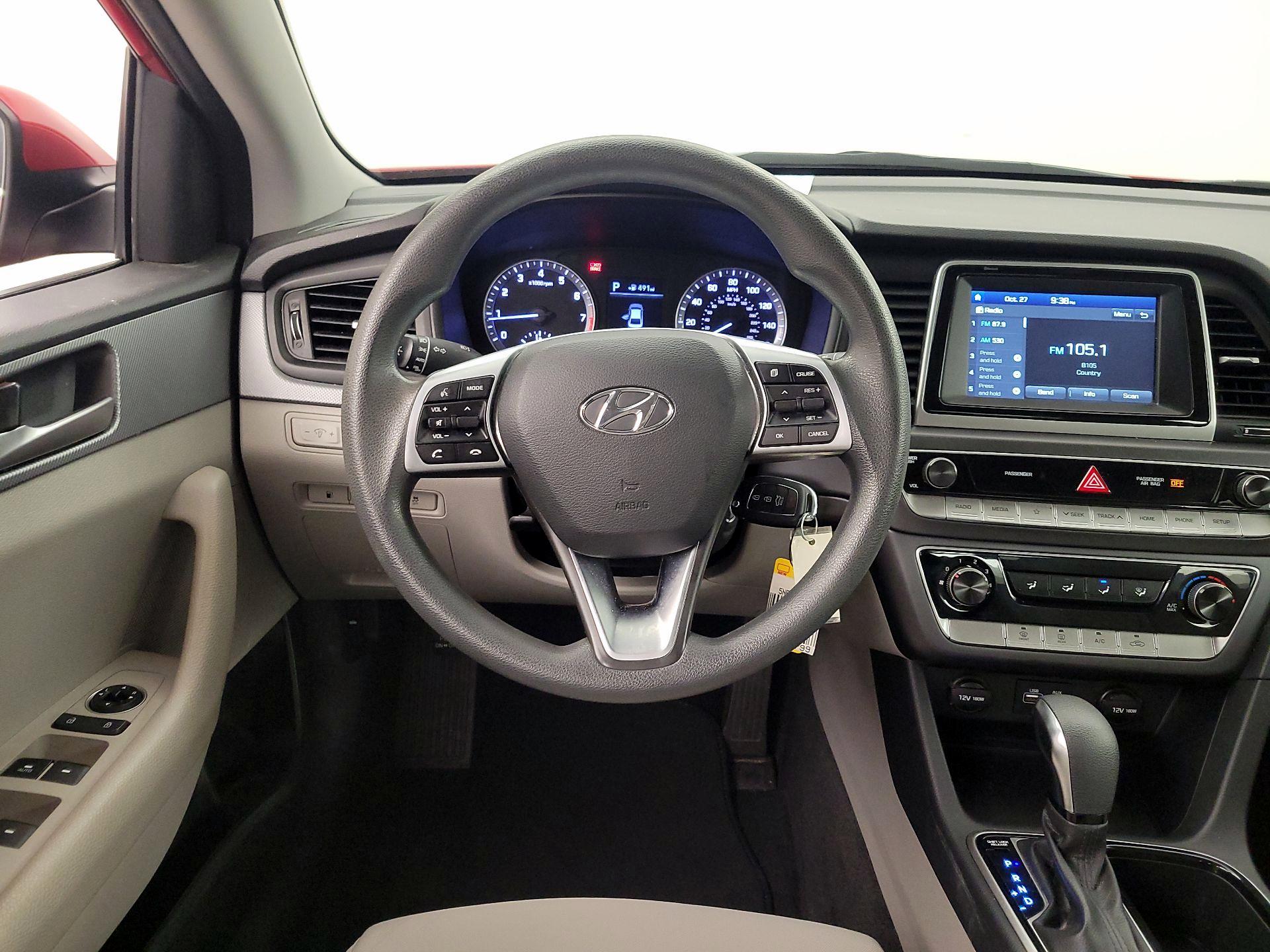 Thumbnail: 2019 Hyundai Sonata - 10