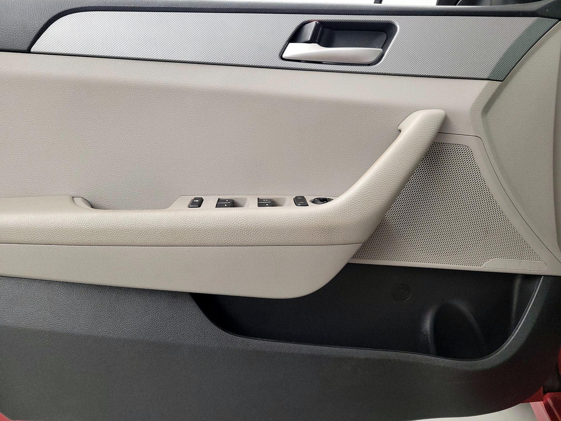 Thumbnail: 2019 Hyundai Sonata - 12