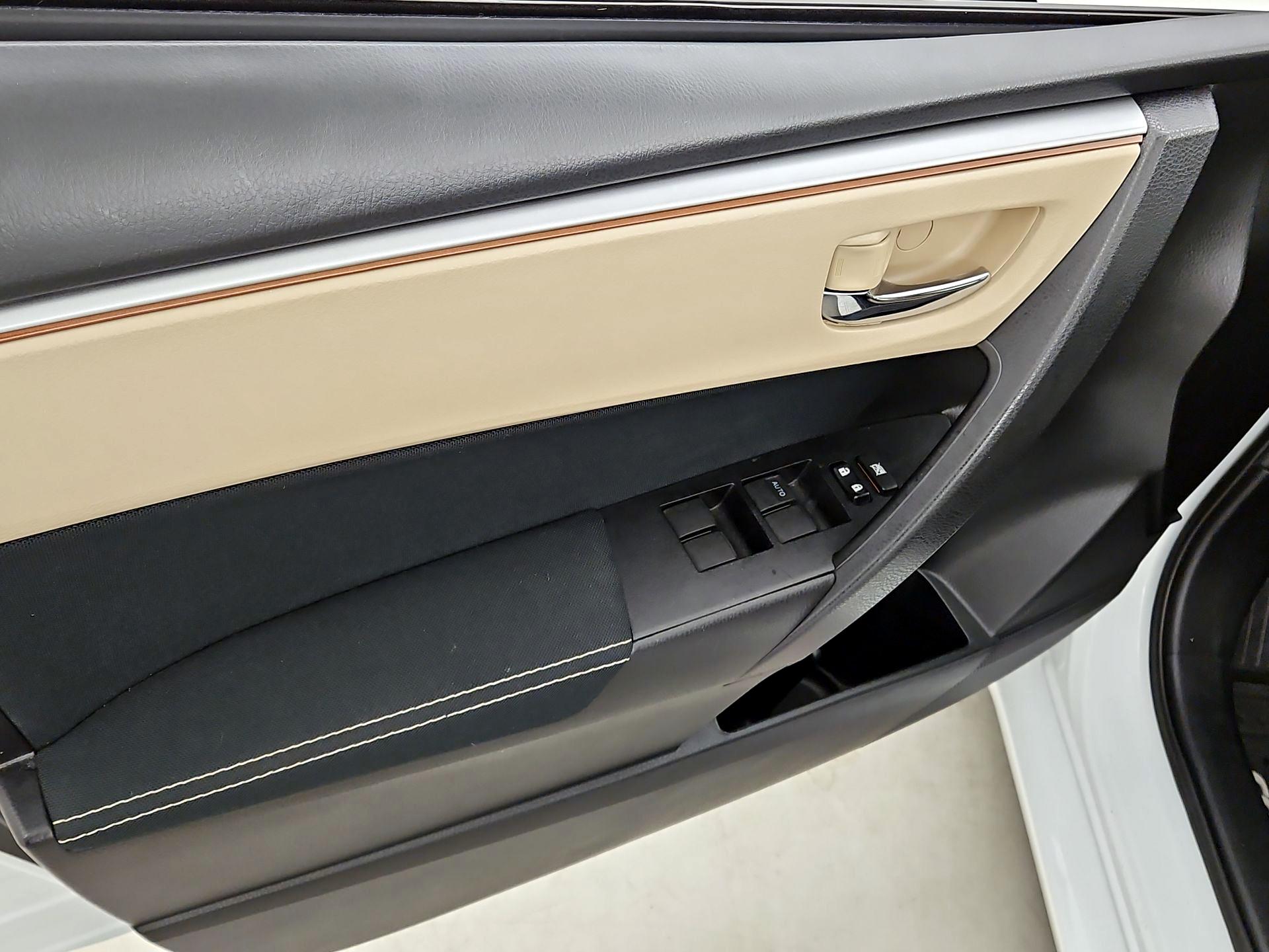 Thumbnail: 2016 Toyota Corolla - 12