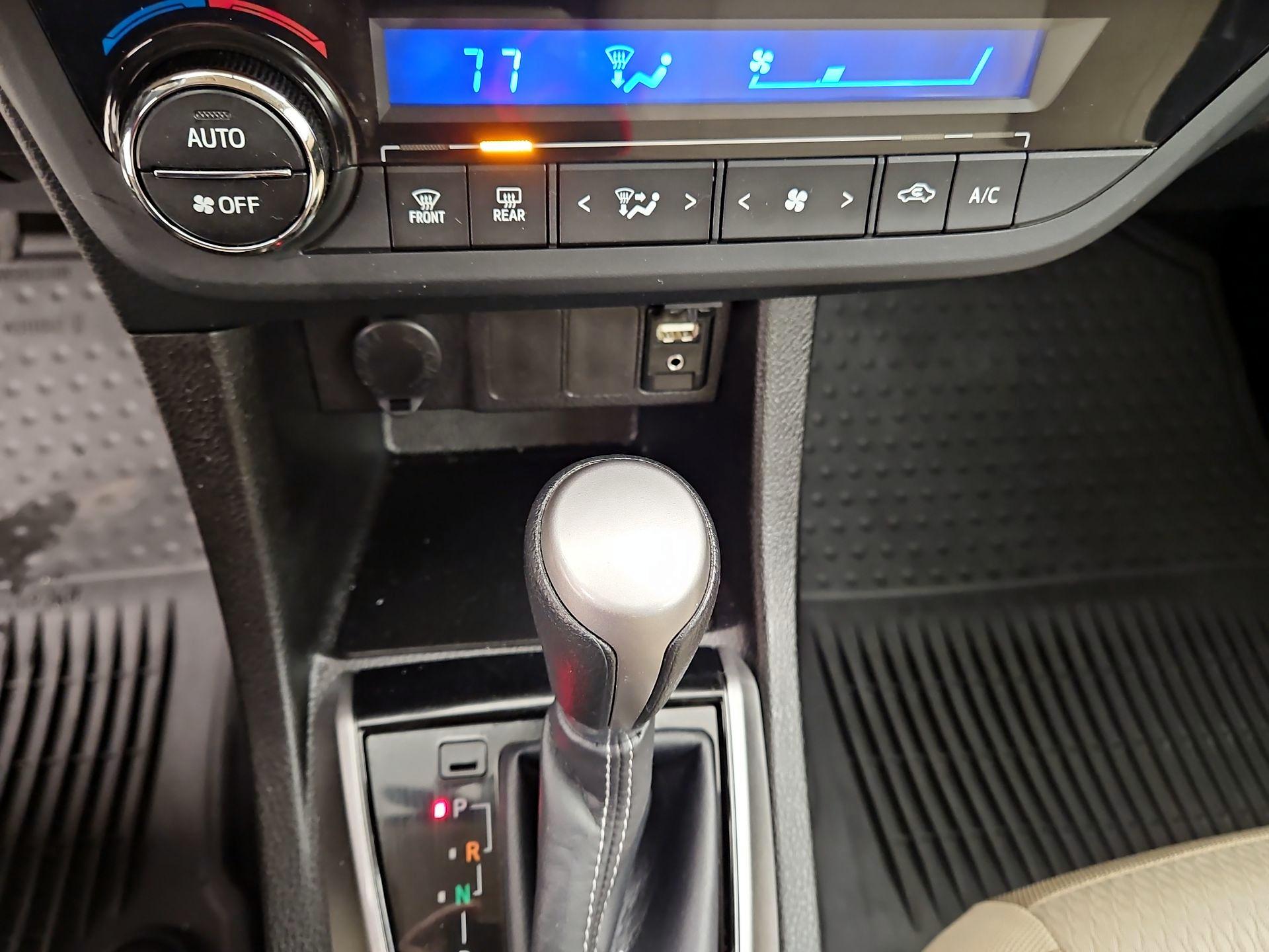 Thumbnail: 2016 Toyota Corolla - 16