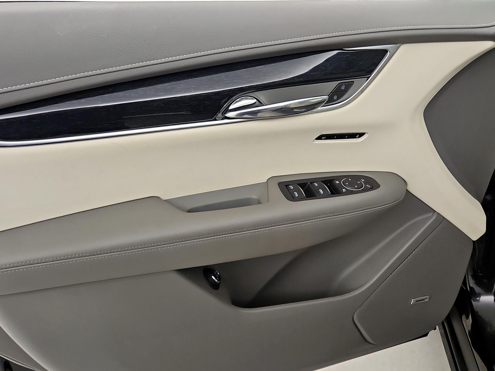 Thumbnail: 2020 Cadillac XT6 - 12