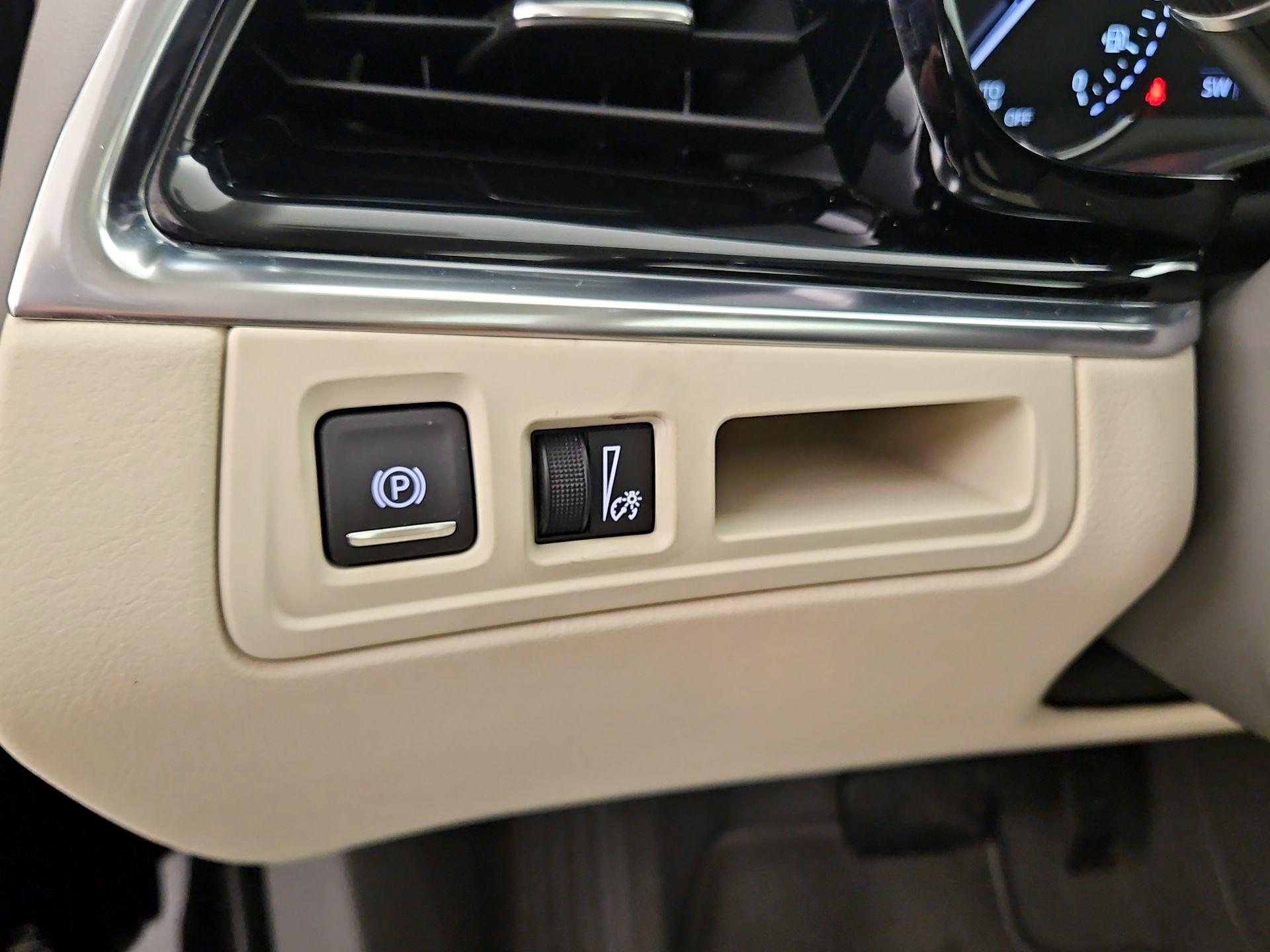 Thumbnail: 2020 Cadillac XT6 - 13