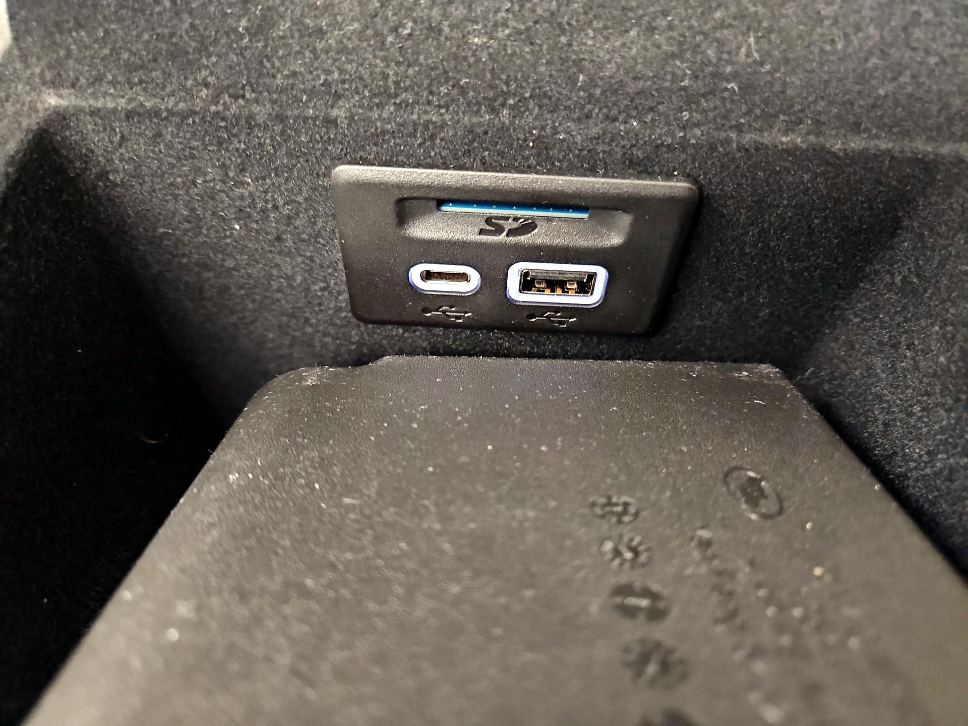 Thumbnail: 2020 Cadillac XT6 - 18