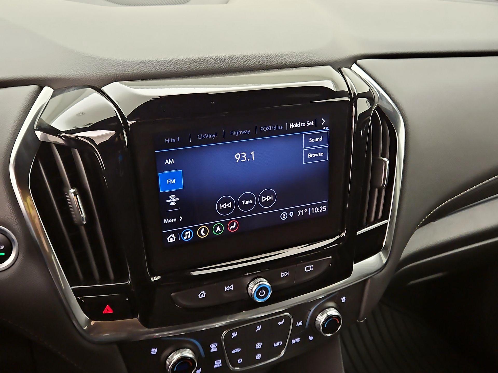 Thumbnail: 2023 Chevrolet Traverse - 16