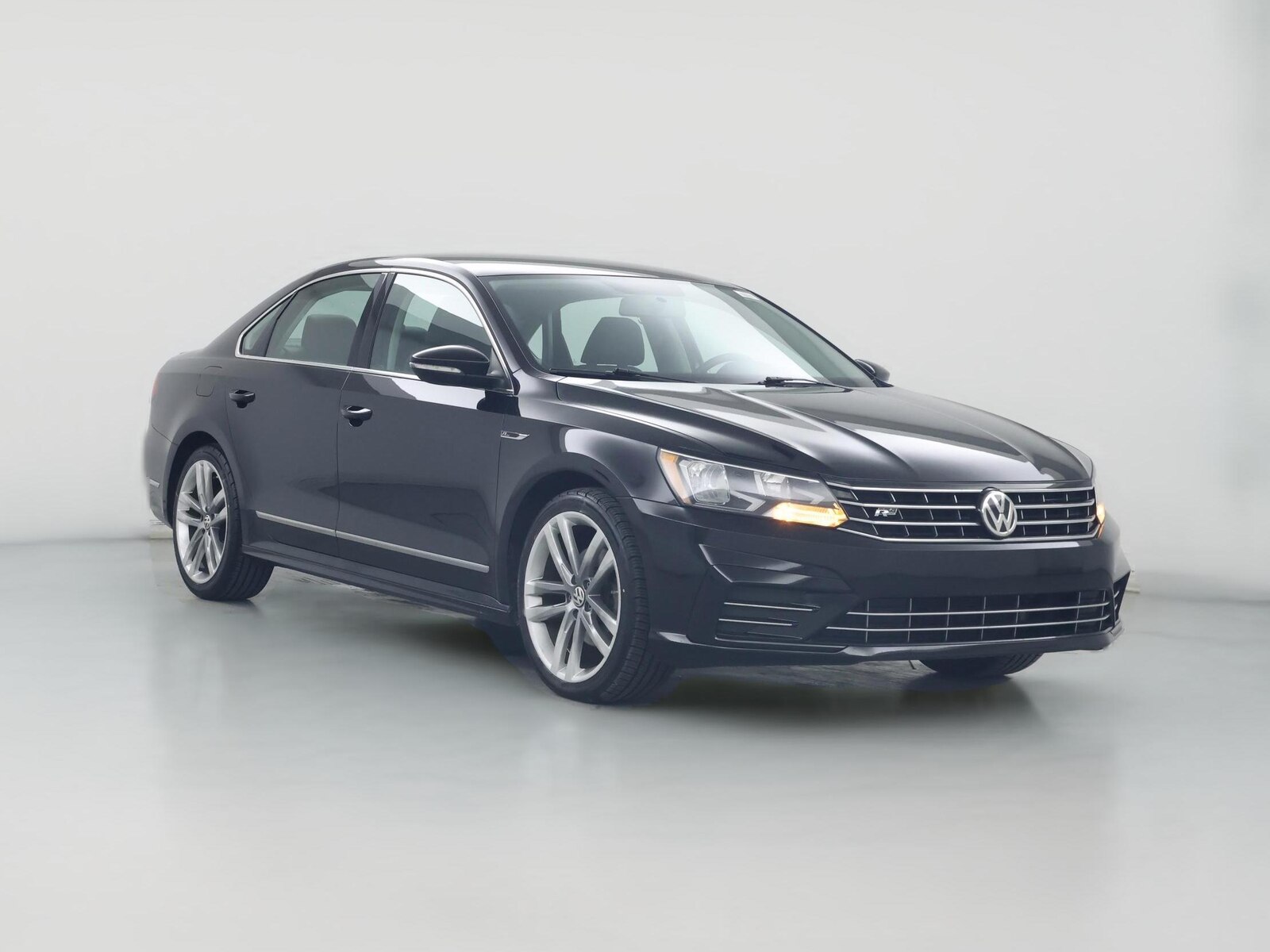 2017 Volkswagen Passat R-Line