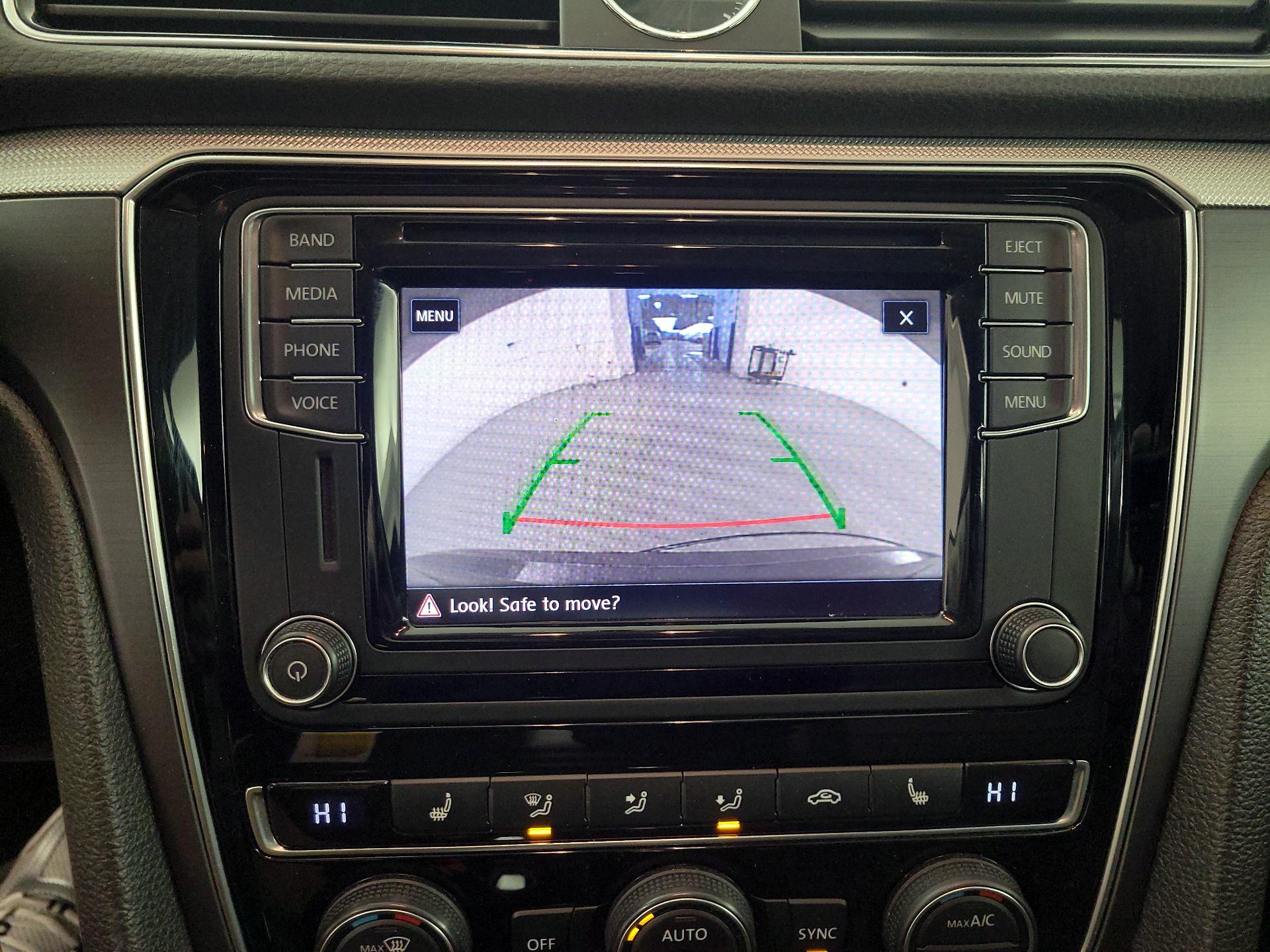 Thumbnail: 2017 Volkswagen Passat - 14