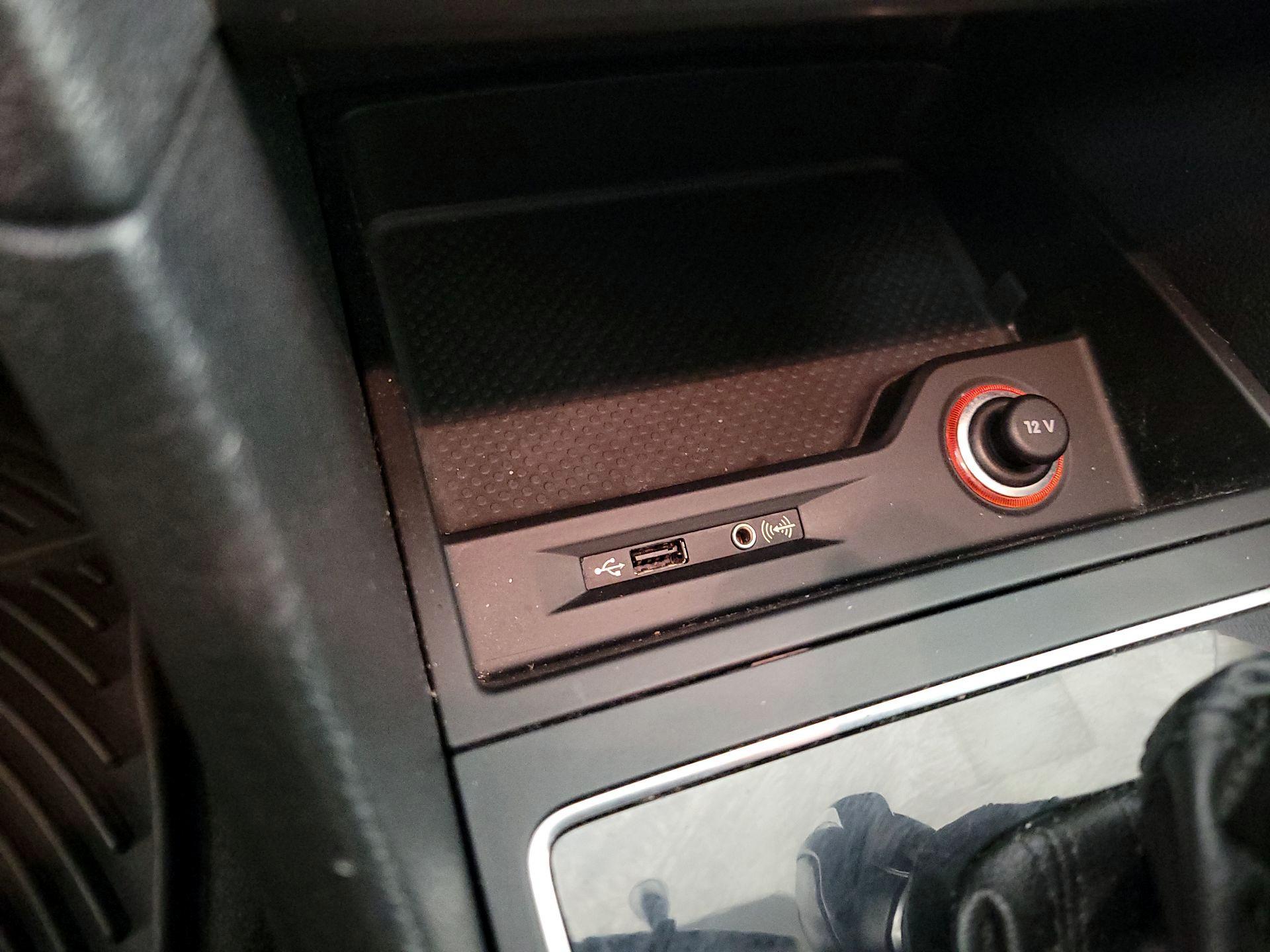 Thumbnail: 2017 Volkswagen Passat - 18