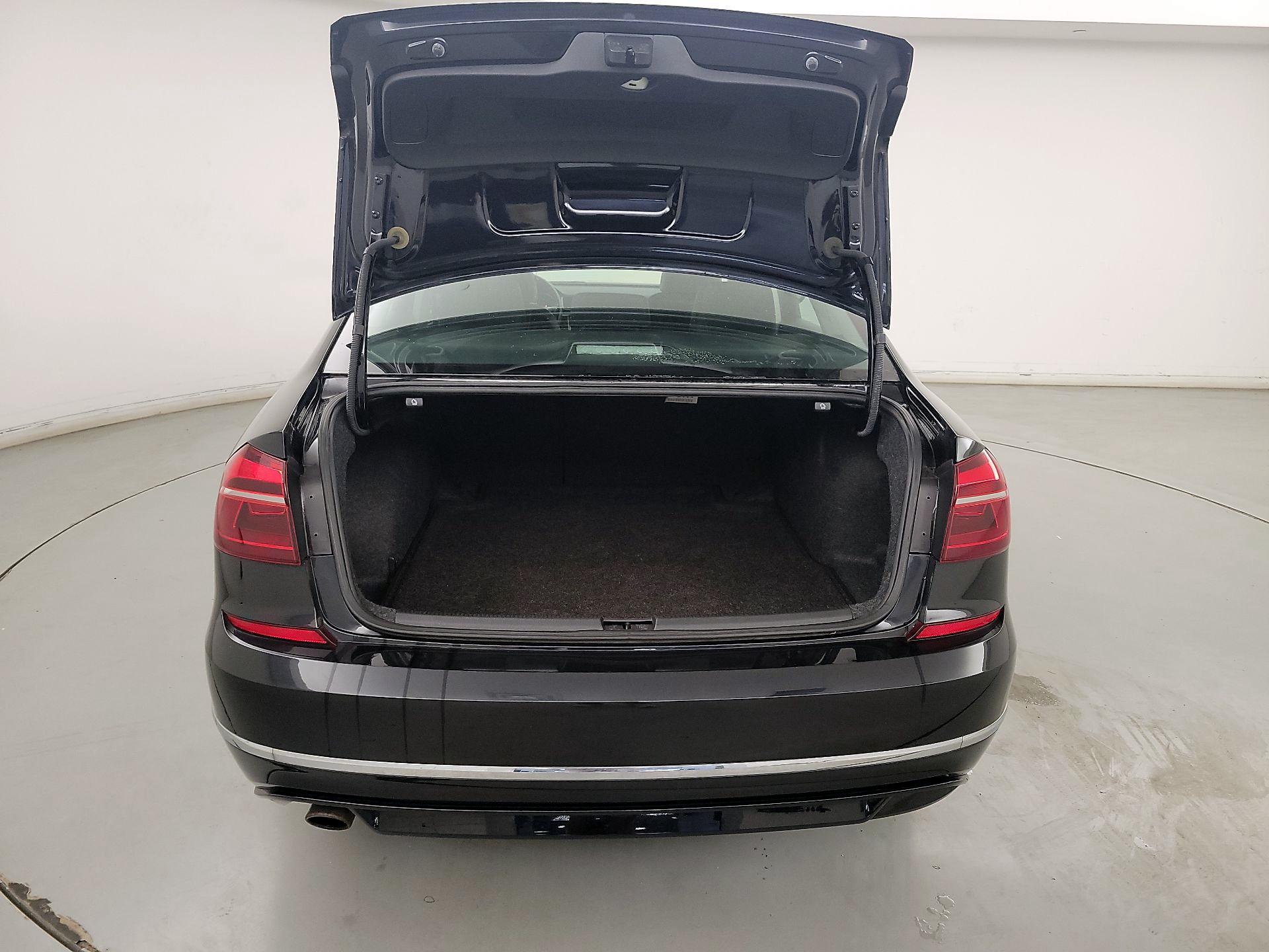 Thumbnail: 2017 Volkswagen Passat - 20