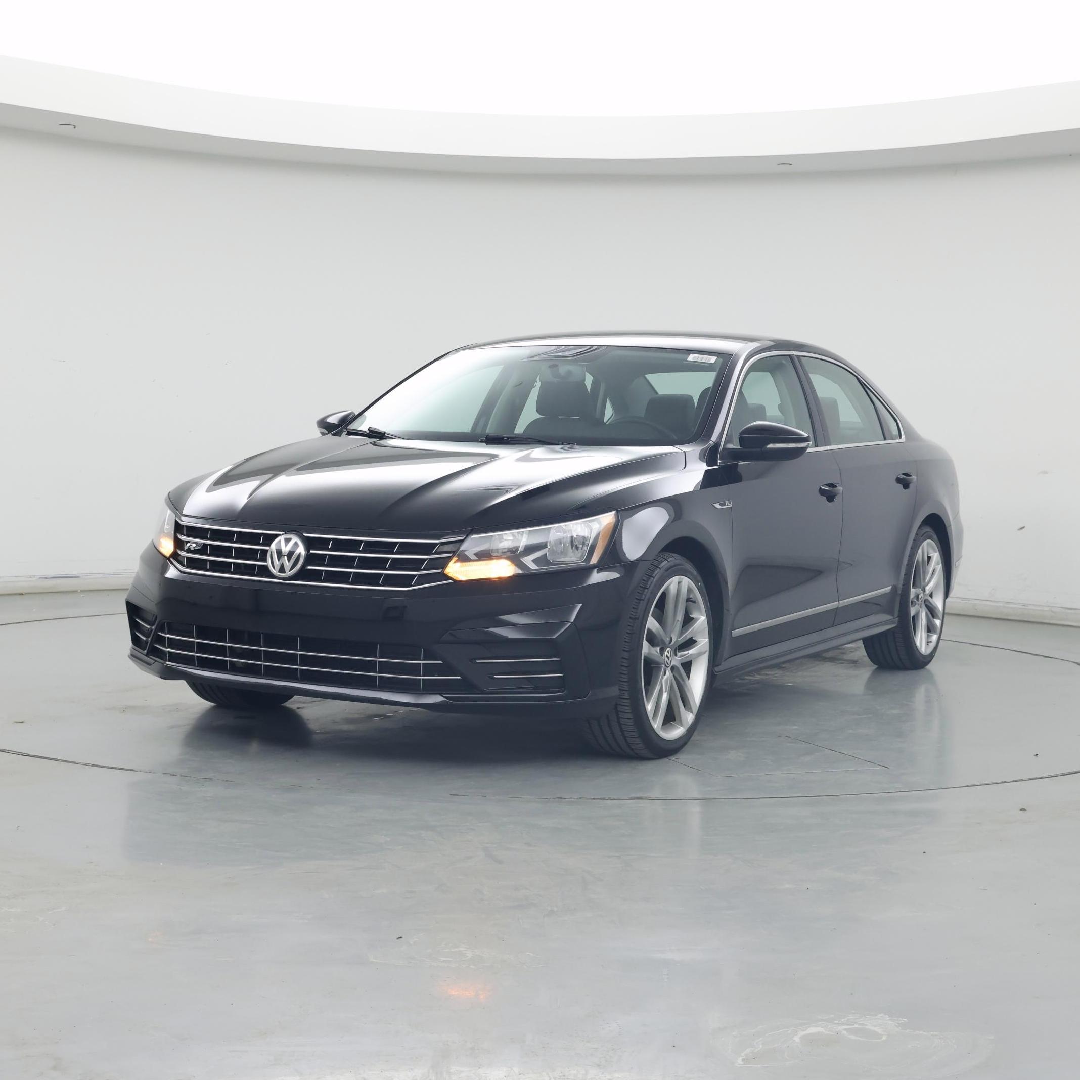 Thumbnail: 2017 Volkswagen Passat - 4