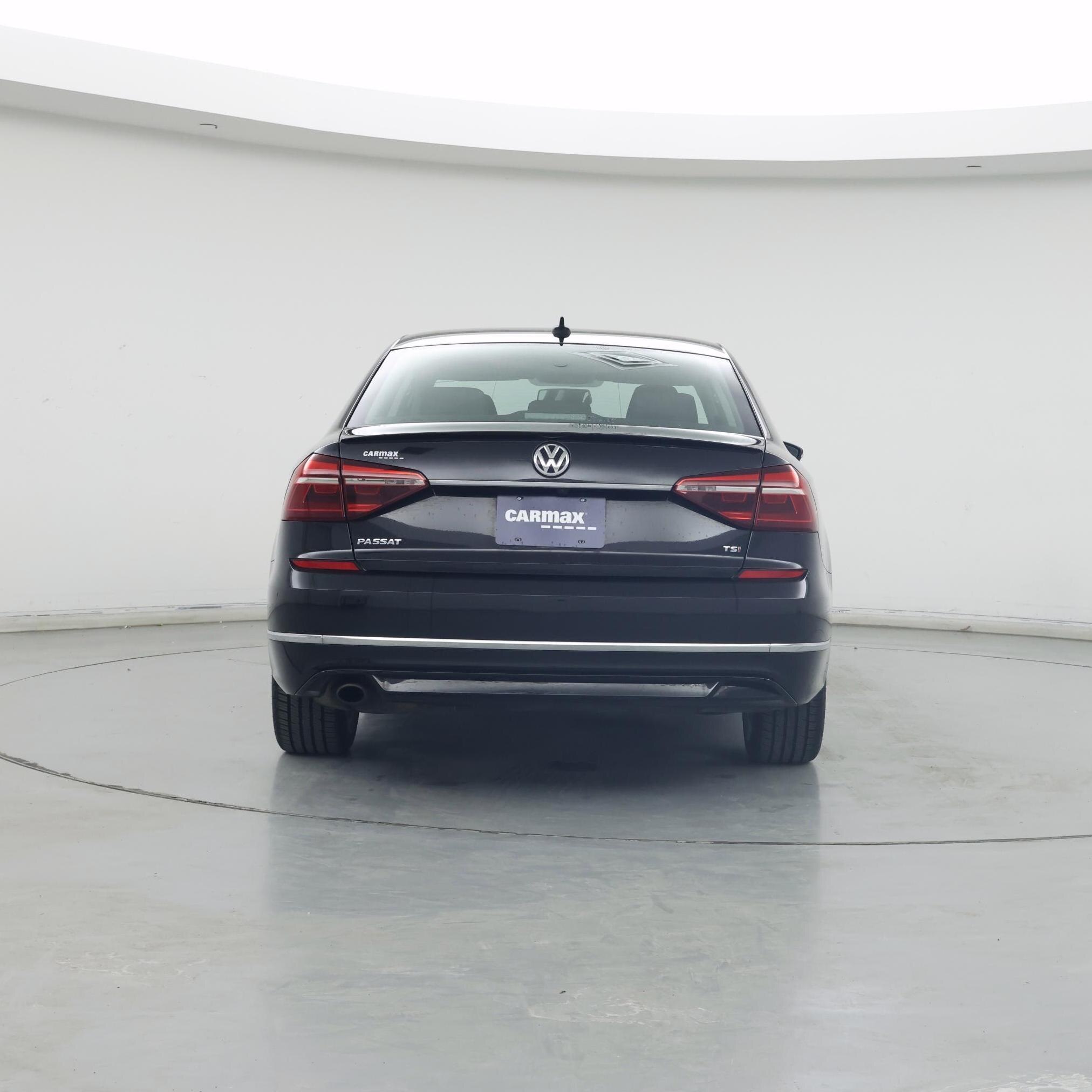 Thumbnail: 2017 Volkswagen Passat - 6