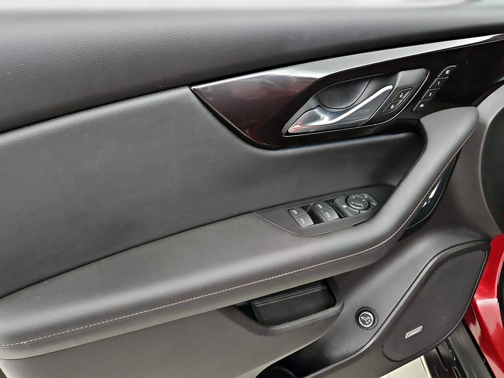 Thumbnail: 2019 Chevrolet Blazer - 12