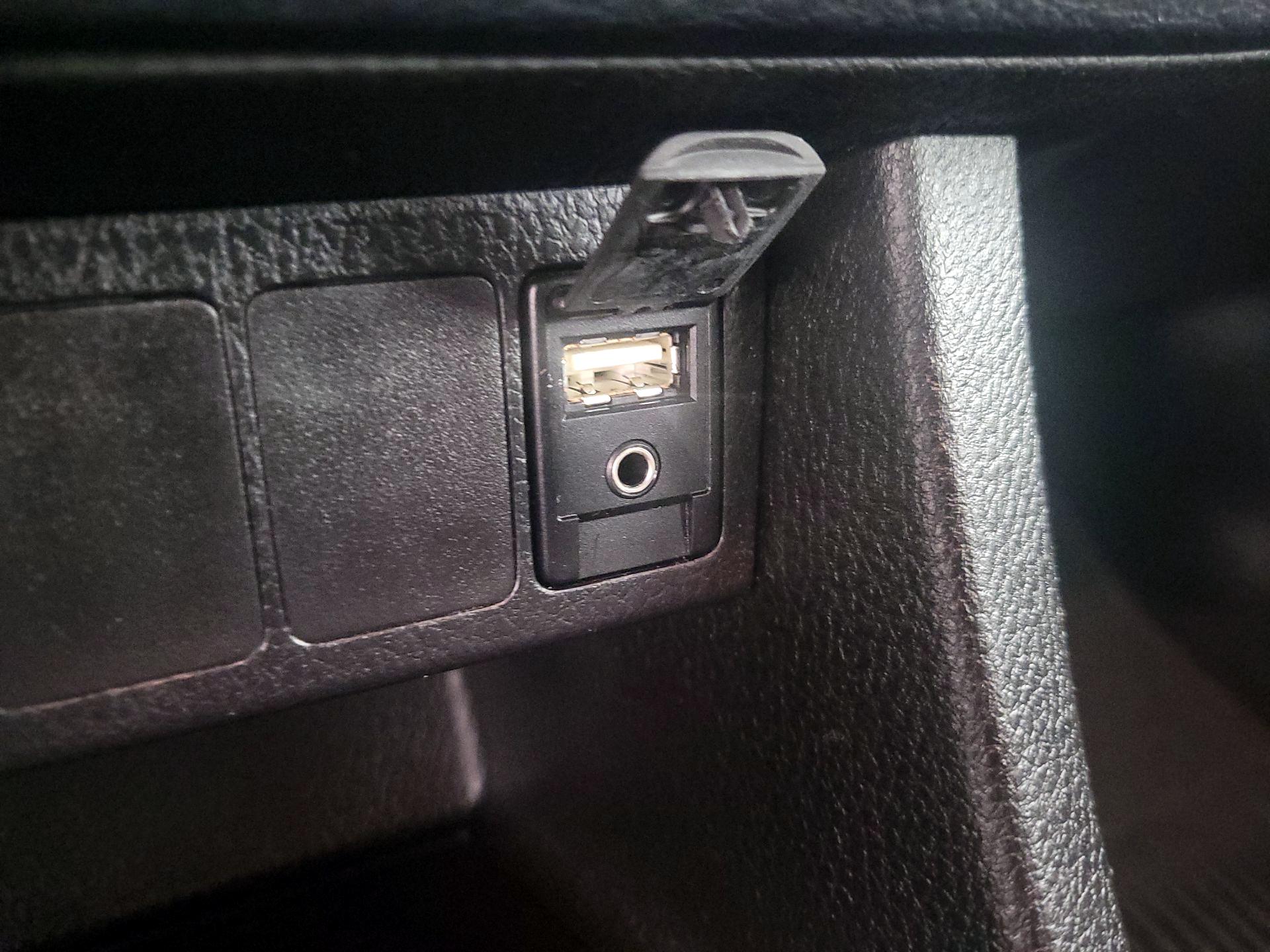 Thumbnail: 2016 Toyota Corolla - 18