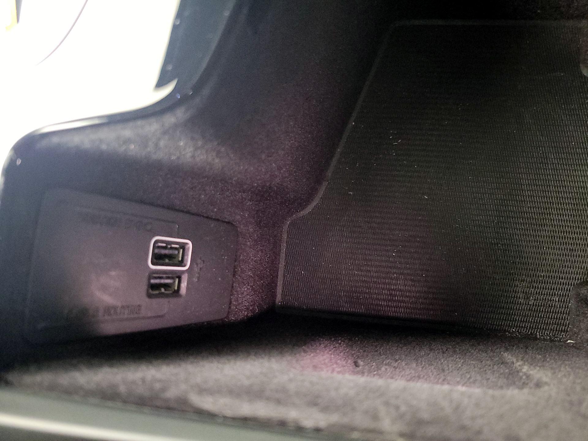 Thumbnail: 2021 Volvo S60 - 19