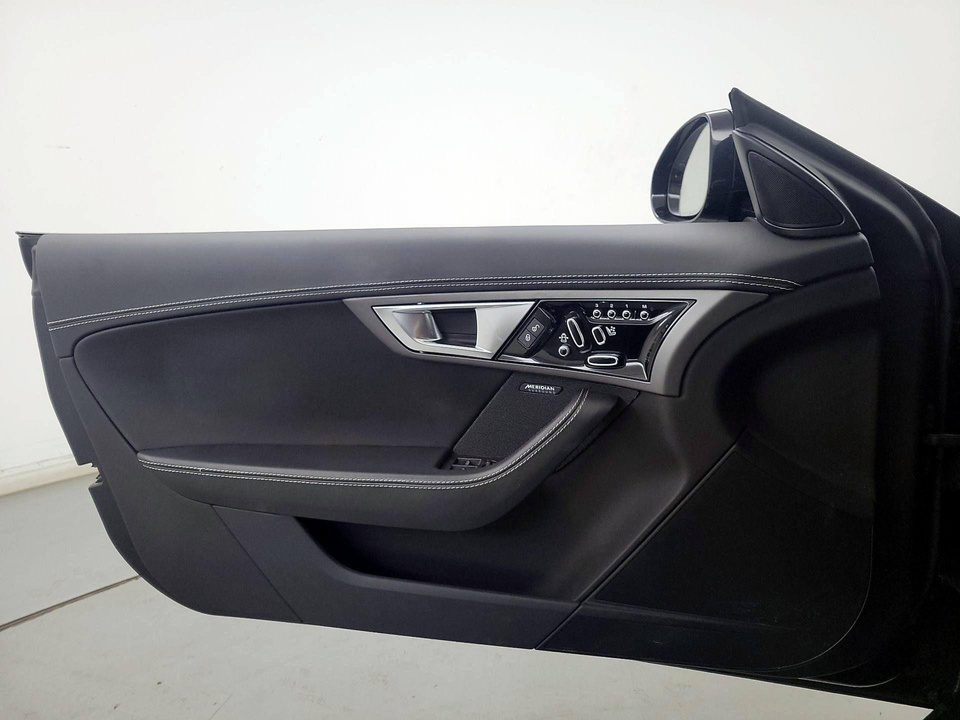 Thumbnail: 2016 Jaguar F-Type - 12