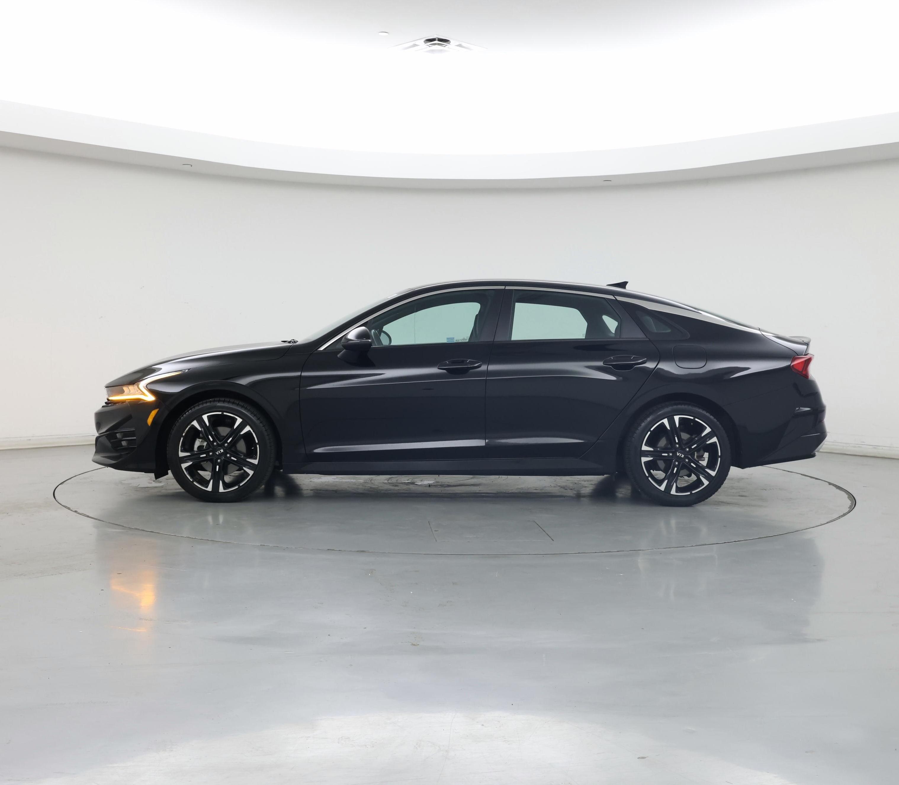 Thumbnail: 2021 Kia K5 - 3