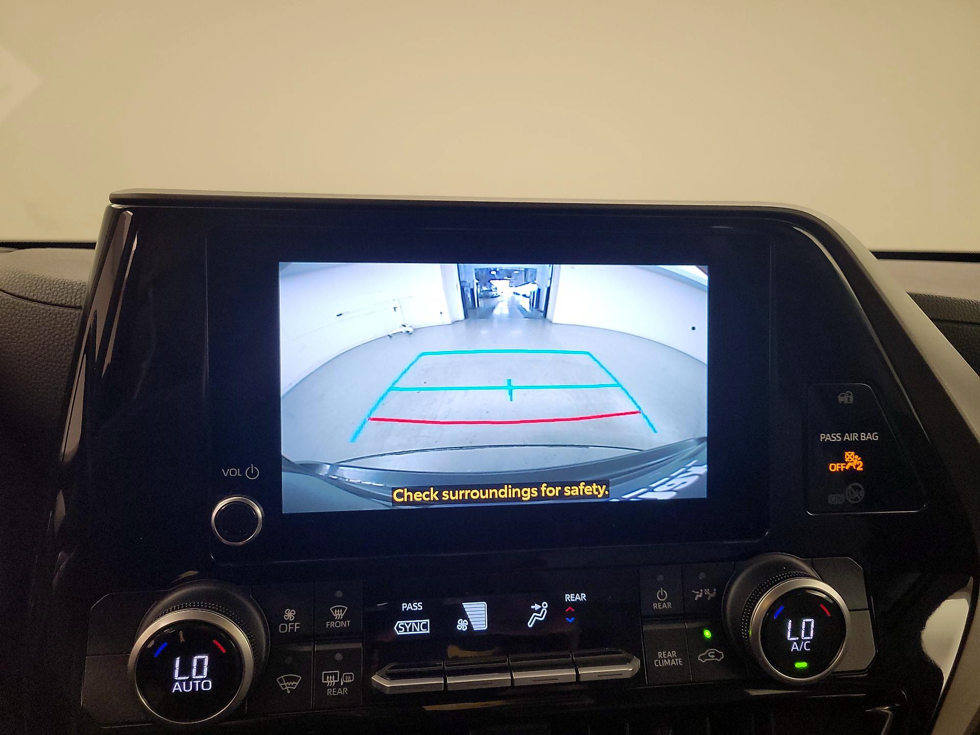 Thumbnail: 2023 Toyota Highlander - 14