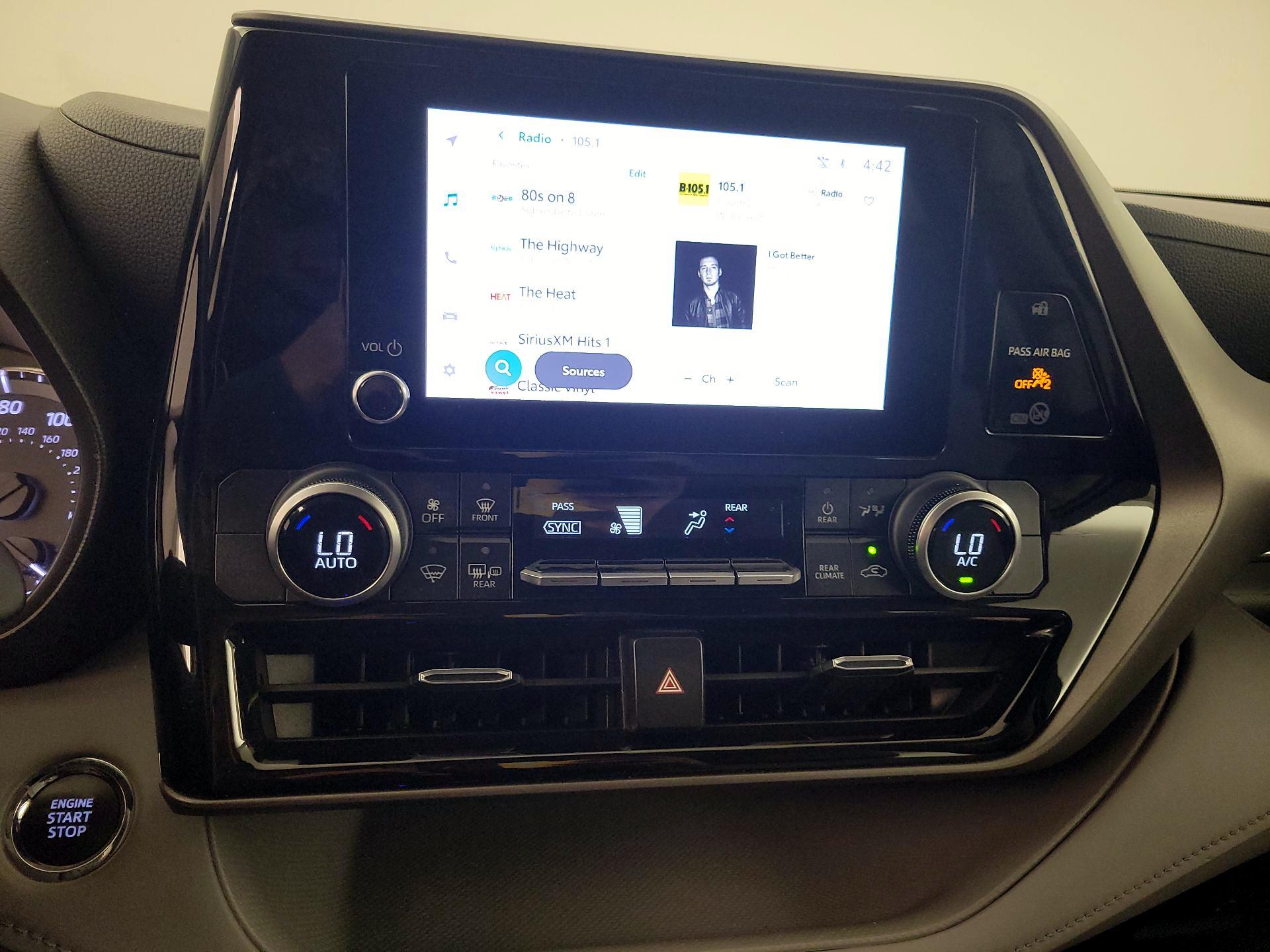 Thumbnail: 2023 Toyota Highlander - 16