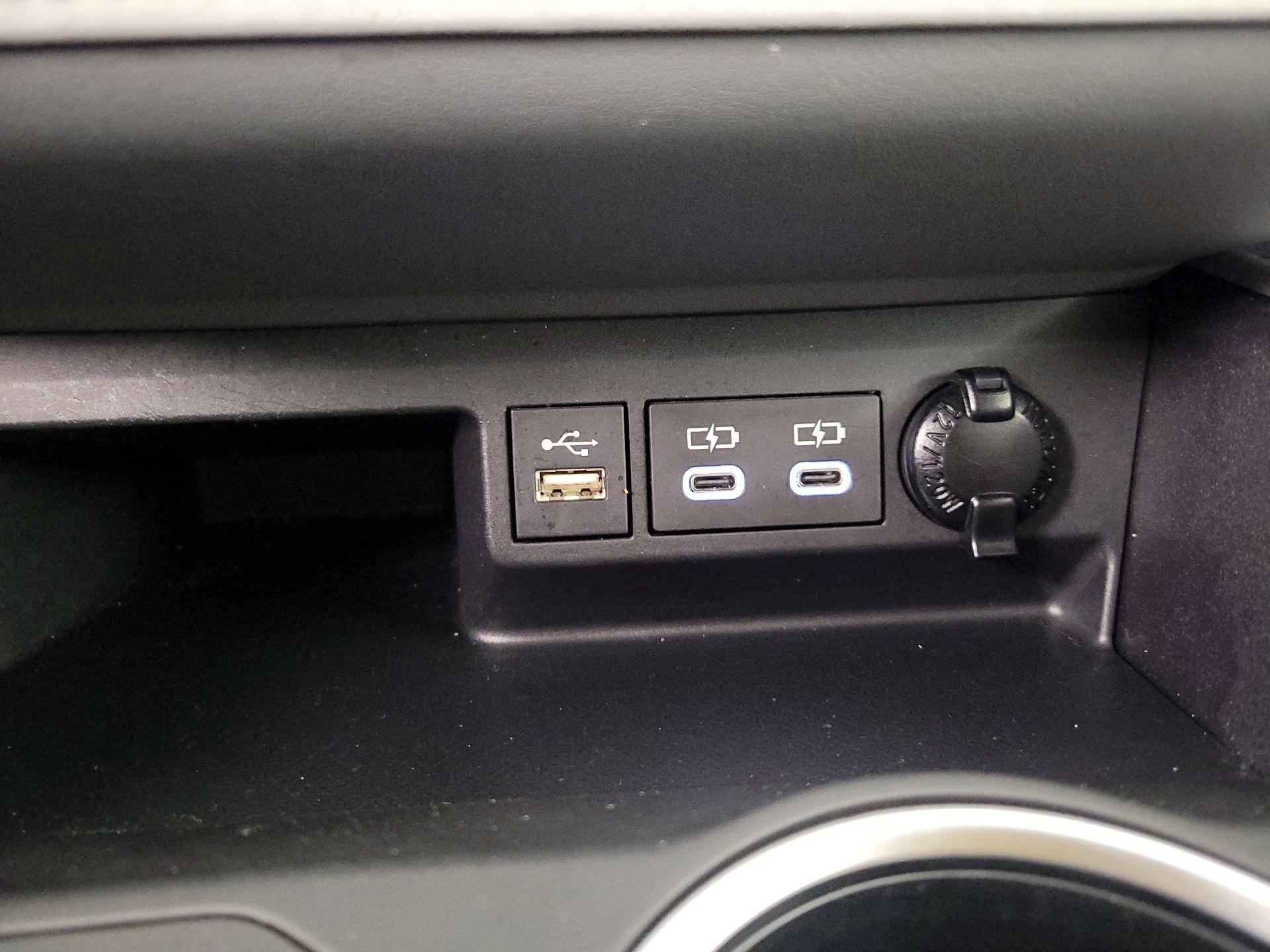 Thumbnail: 2023 Toyota Highlander - 18